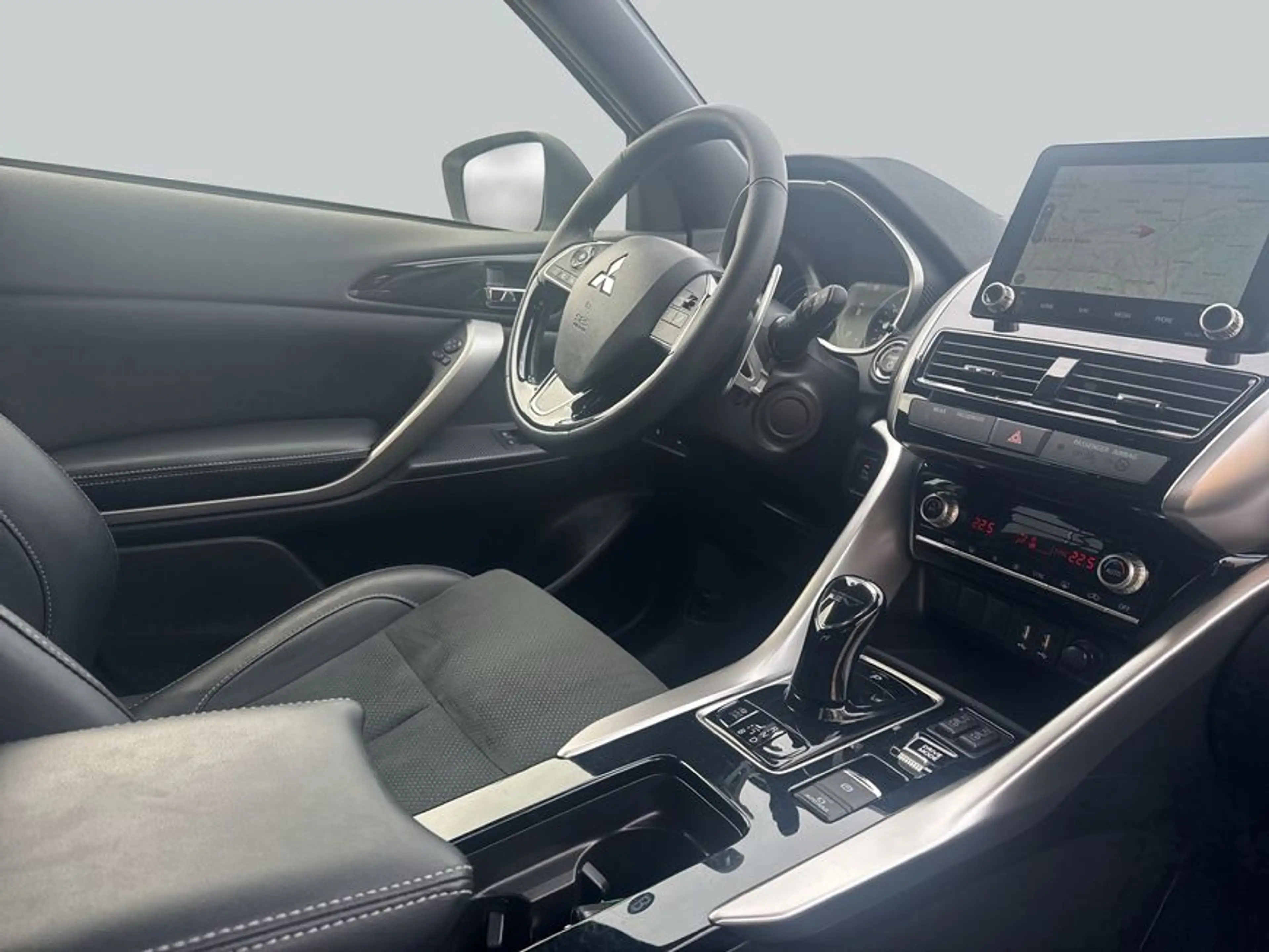 Mitsubishi Eclipse Cross Plug-In Hybrid 4WD Plus — photo 16