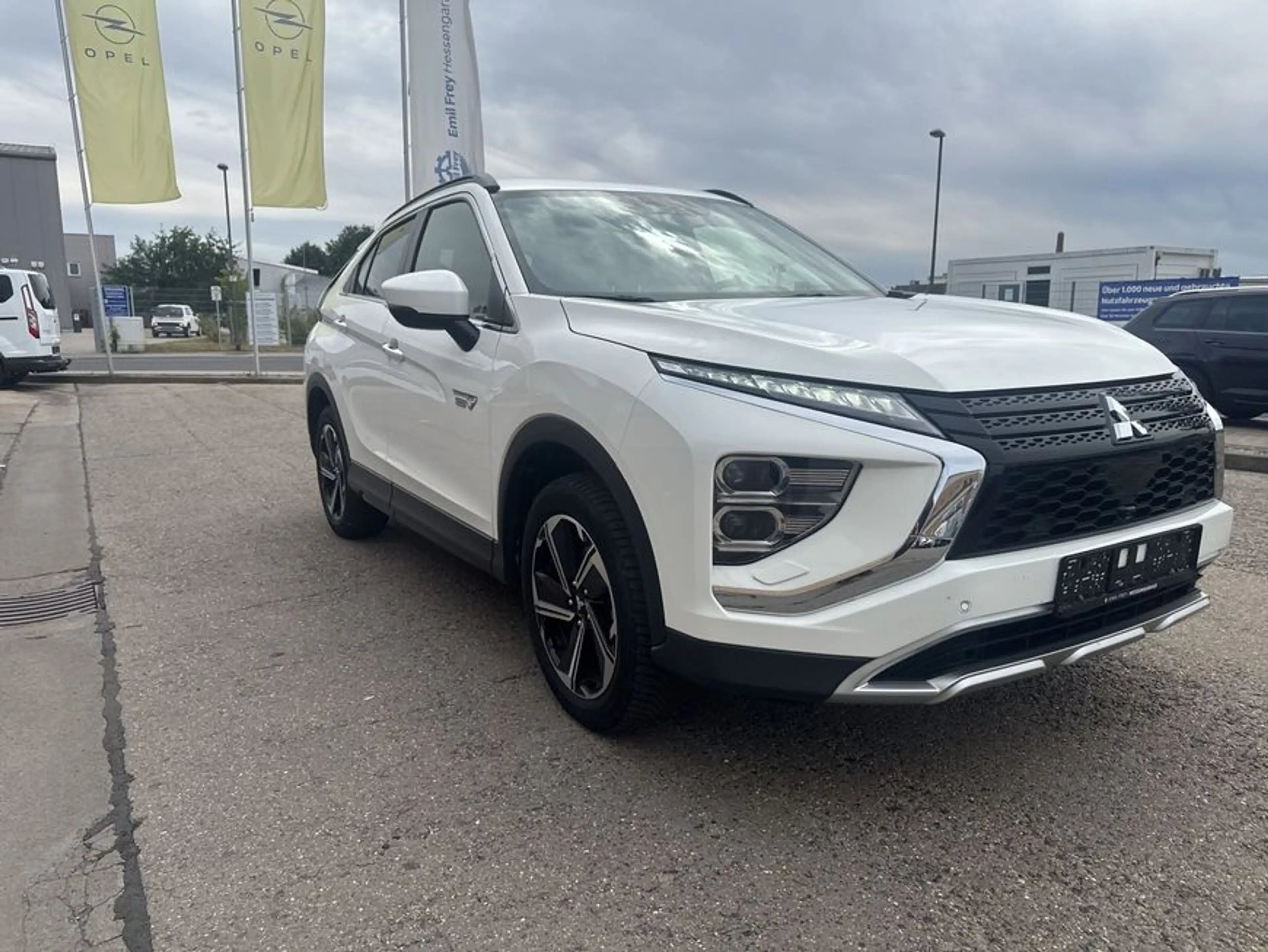 Mitsubishi Eclipse Cross Plug-In Hybrid 4WD Plus — photo 26
