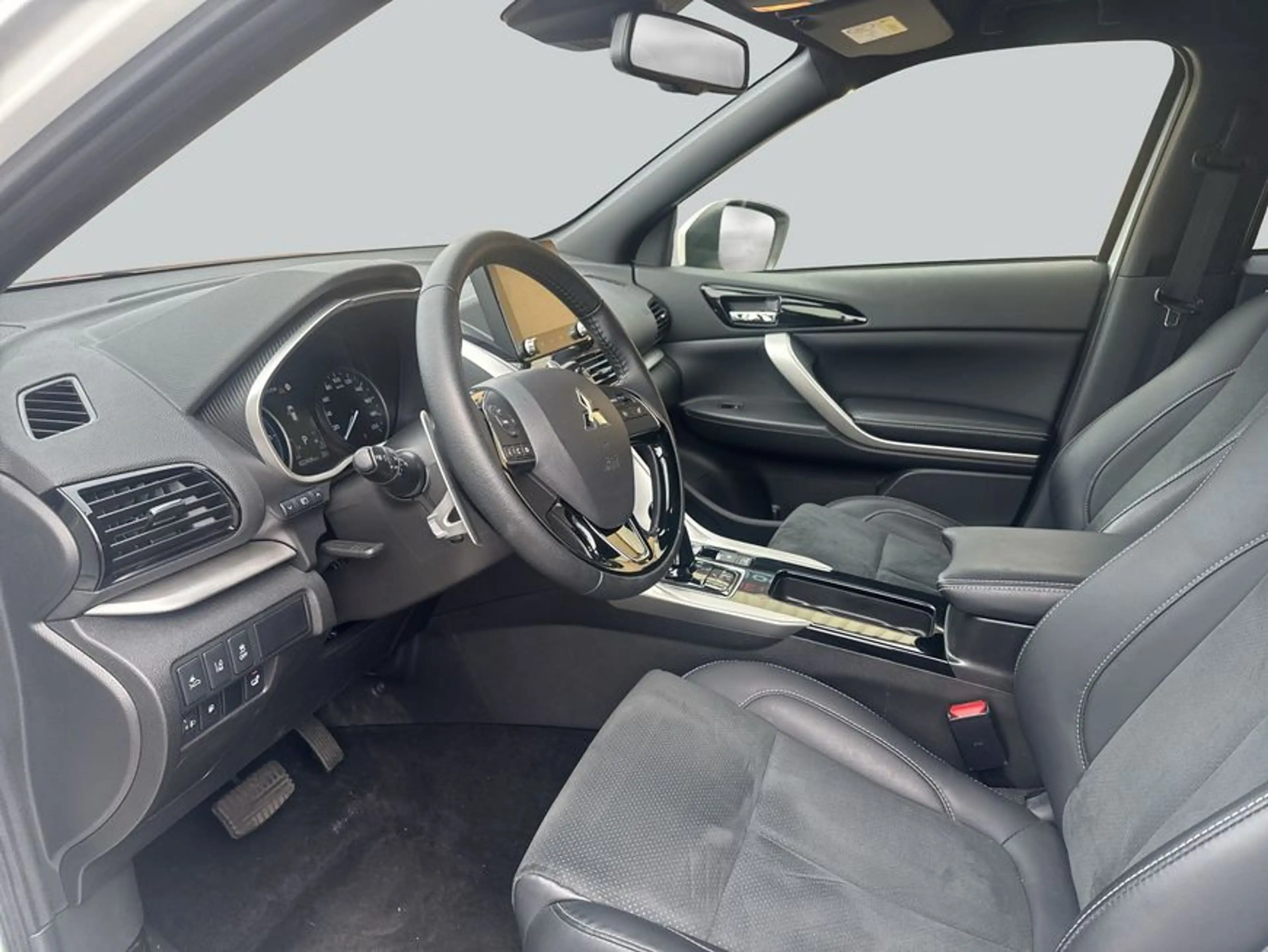 Mitsubishi Eclipse Cross Plug-In Hybrid 4WD Plus — photo 10