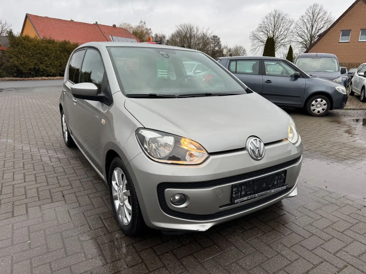 Volkswagen up! club up! BMT 2.Hand Klima,Sitzh Silber - 1
