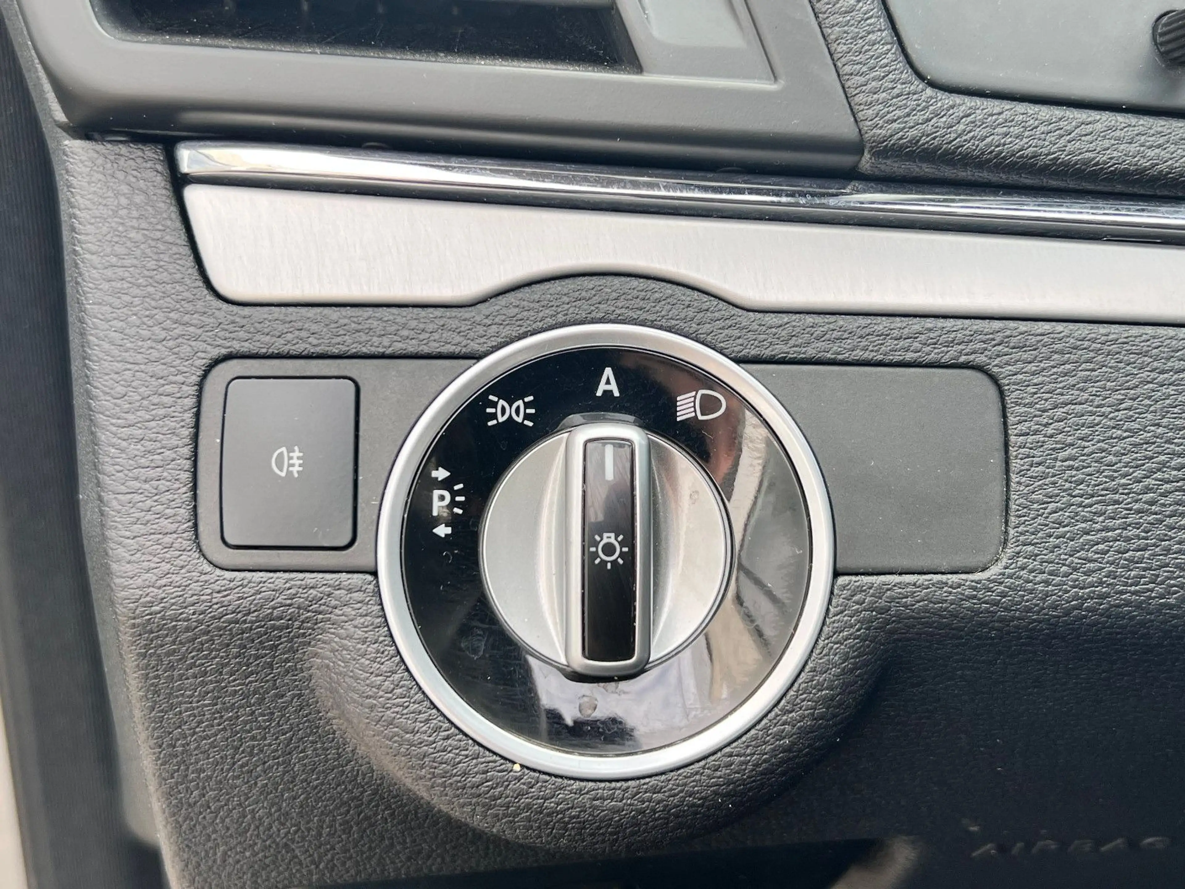 Mercedes-Benz E 250 CGI Cabrio BlueEfficiency Aircap Komfort — photo 15
