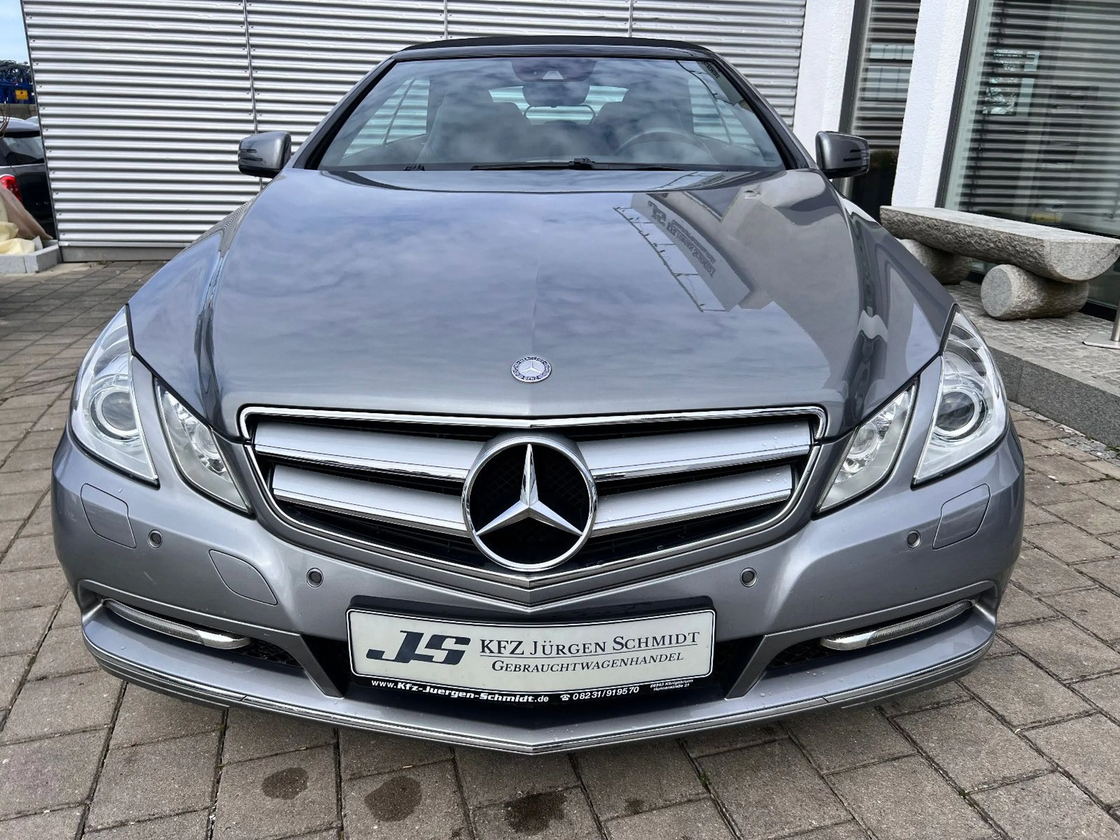 Mercedes-Benz E 250 CGI Cabrio BlueEfficiency Aircap Komfort — photo 2