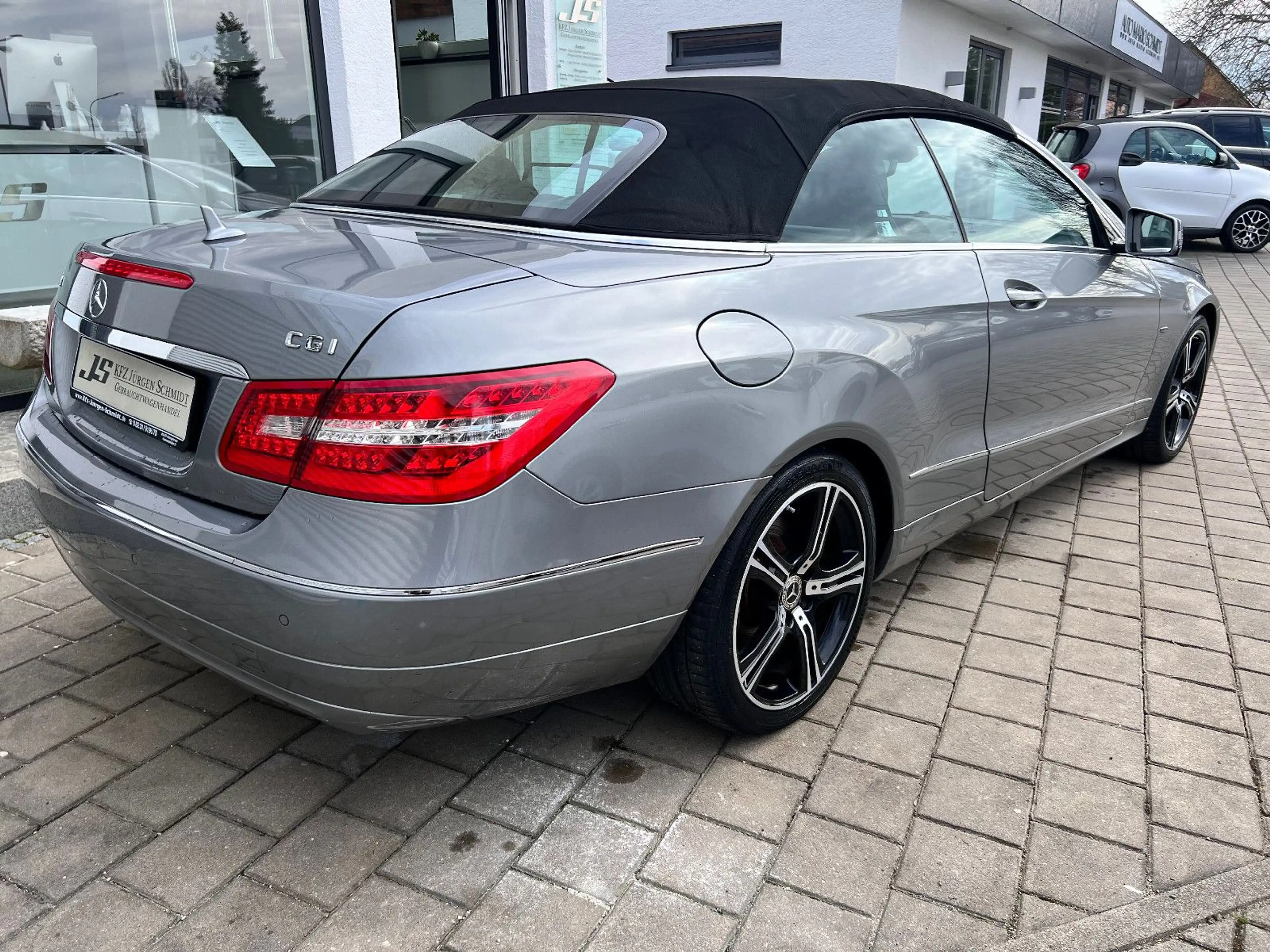 Mercedes-Benz E 250 CGI Cabrio BlueEfficiency Aircap Komfort — photo 5