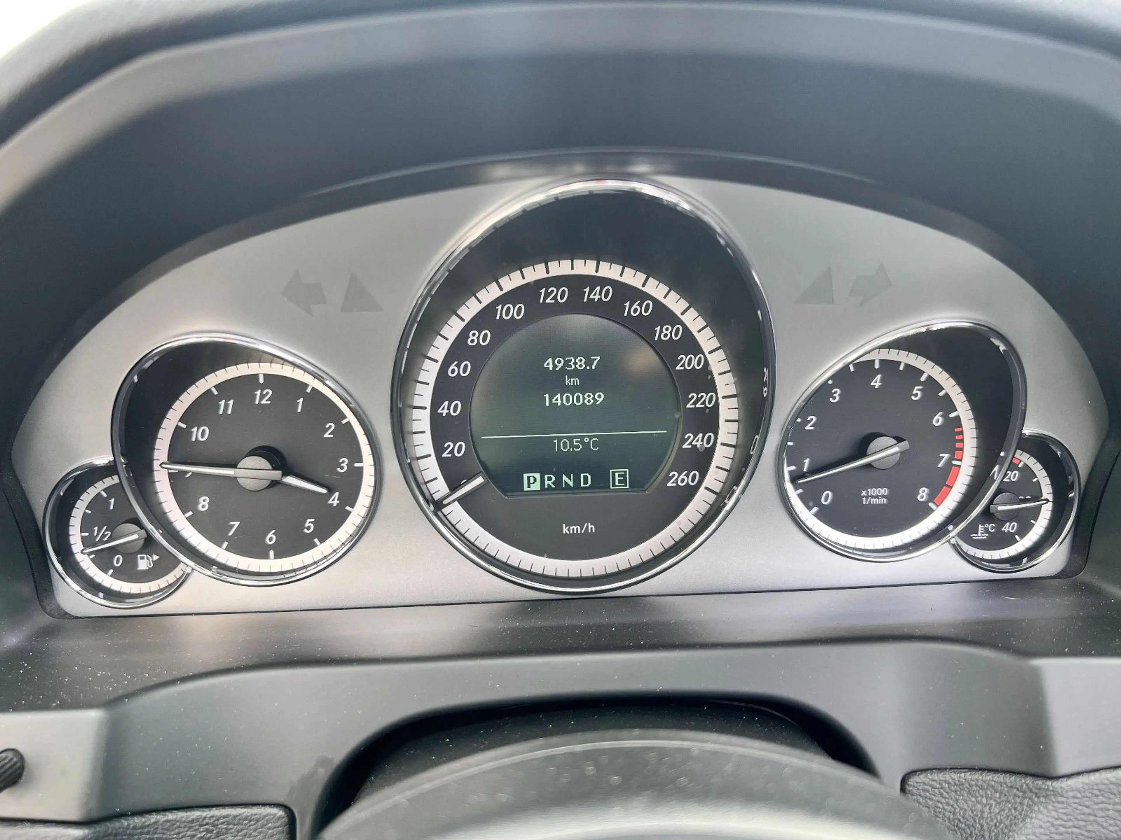 Mercedes-Benz E 250 CGI Cabrio BlueEfficiency Aircap Komfort — photo 13