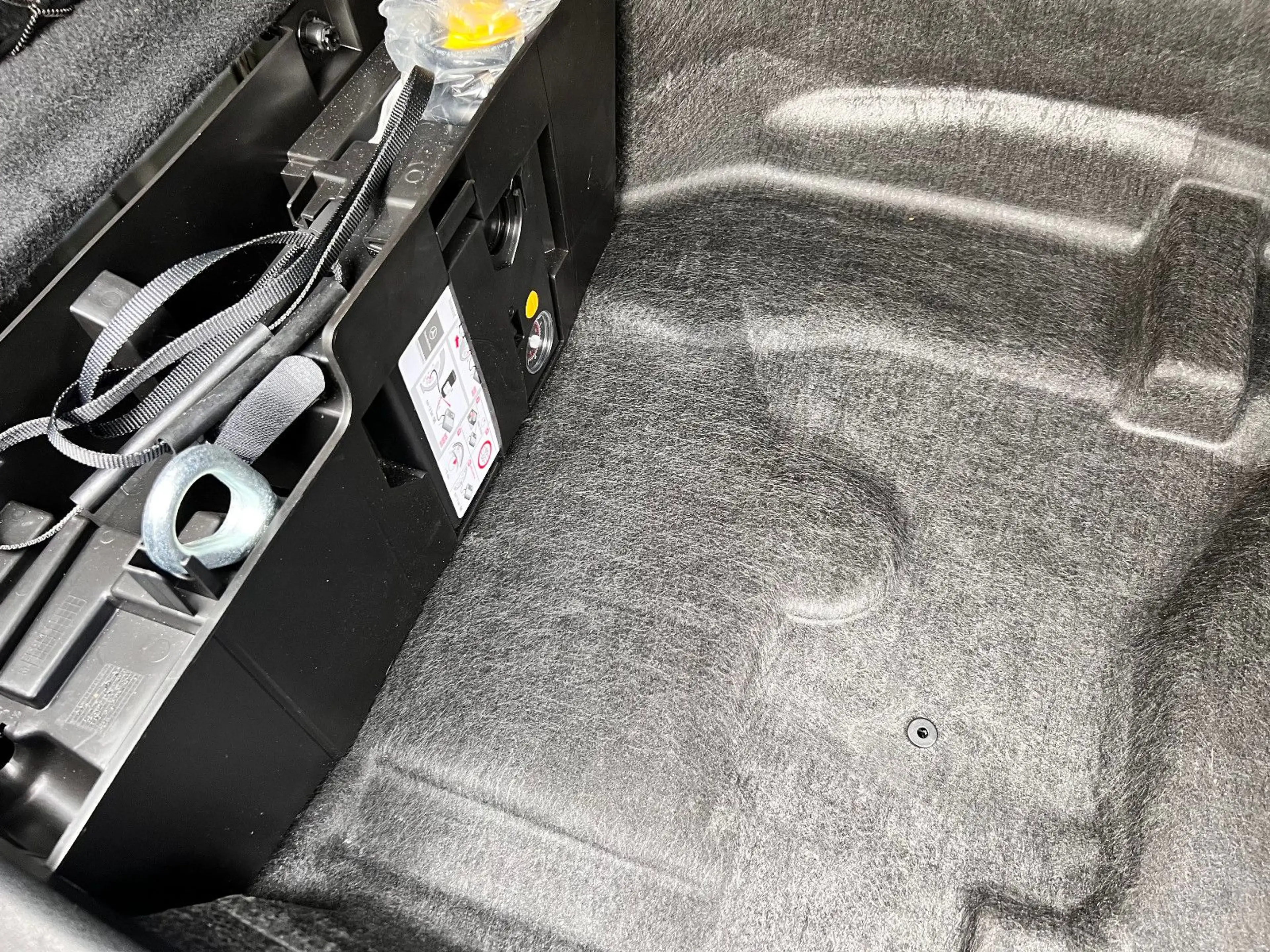 Mercedes-Benz E 250 CGI Cabrio BlueEfficiency Aircap Komfort — photo 8