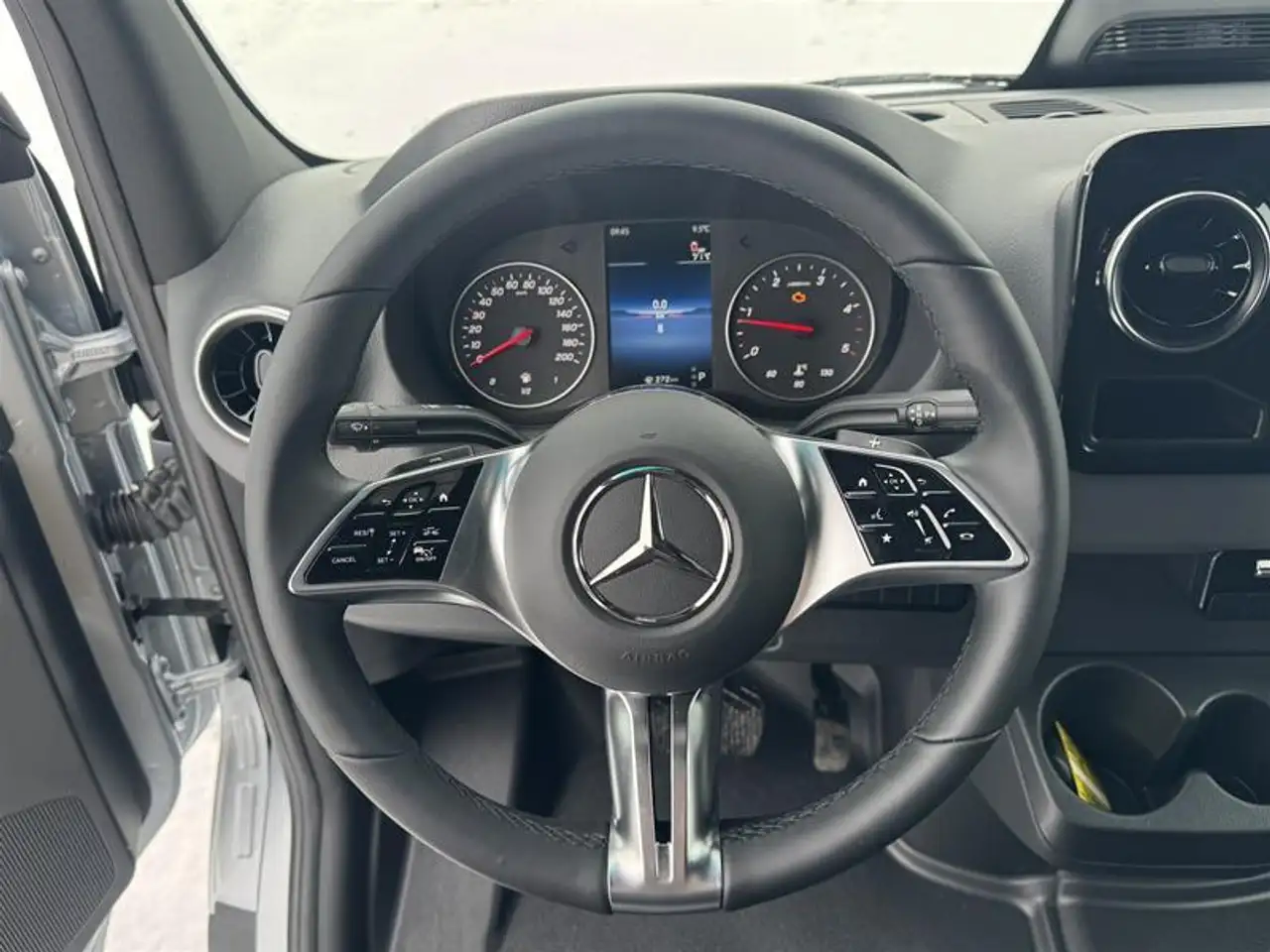 Mercedes-Benz Sprinter снимка Mercedes-Benz Sprinter