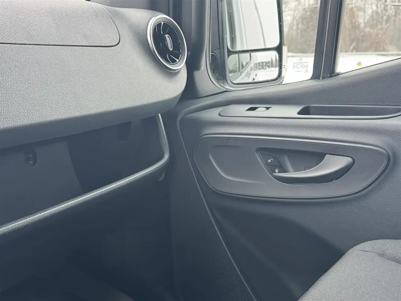 Mercedes-Benz Sprinter снимка Mercedes-Benz Sprinter