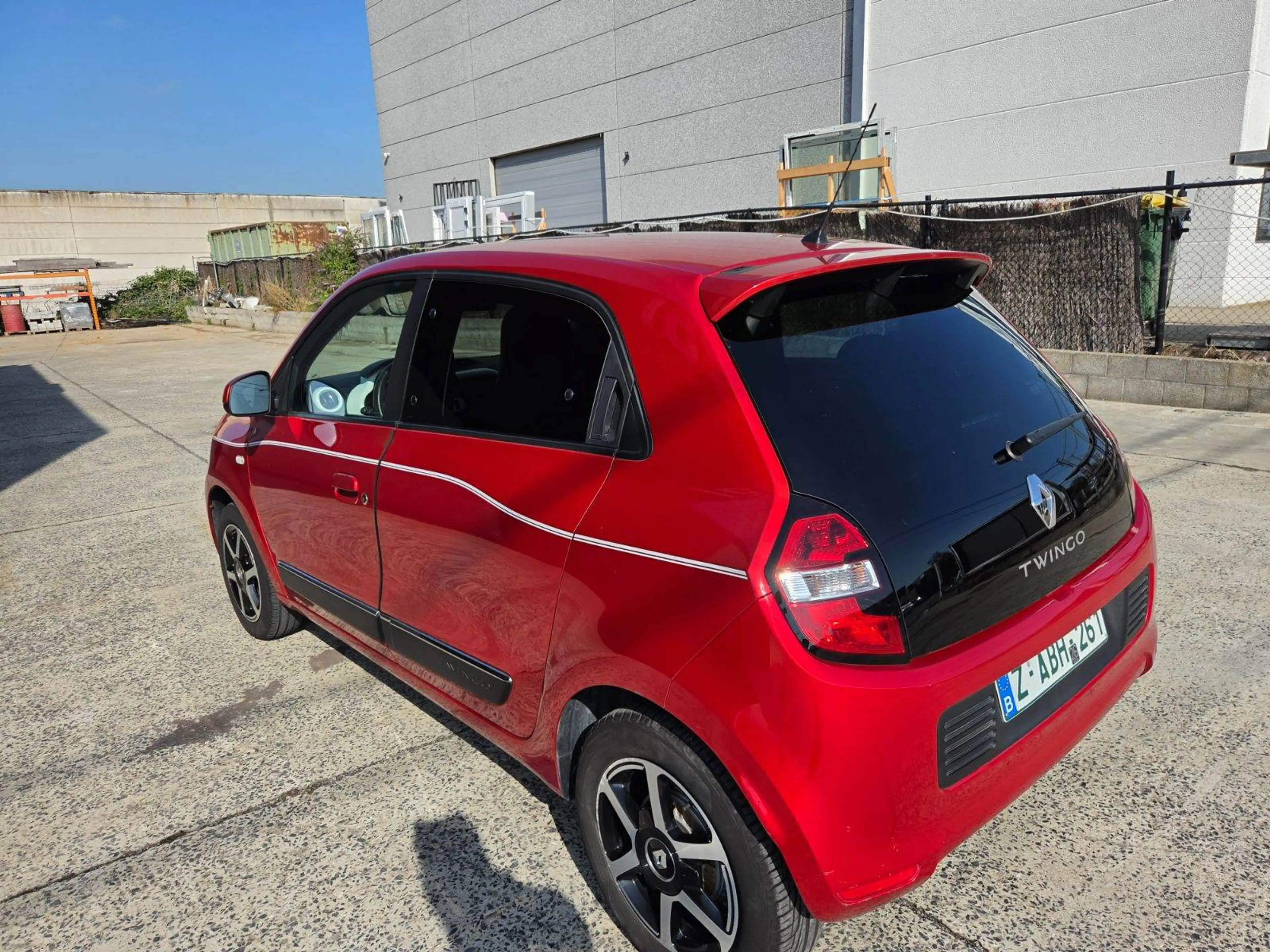 Renault Twingo Twingo 0.9 TCe Energy La Parisienne S — photo 3