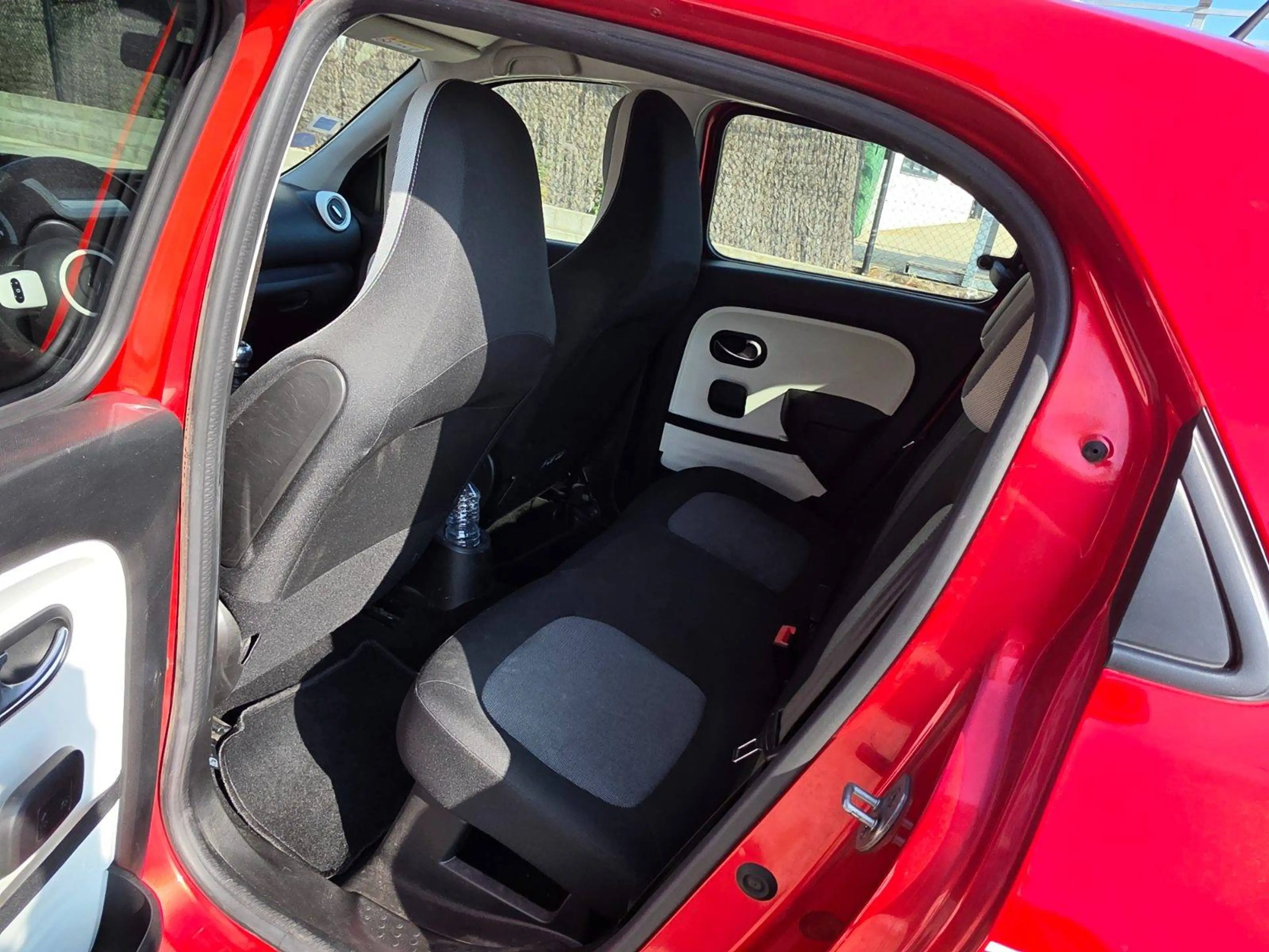 Renault Twingo Twingo 0.9 TCe Energy La Parisienne S — photo 11
