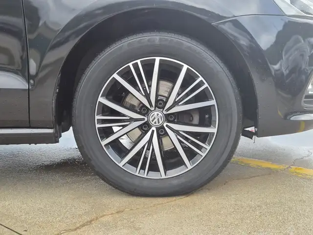Volkswagen Polo view 12