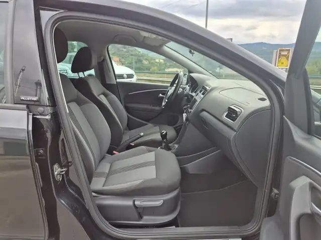Volkswagen Polo view 9