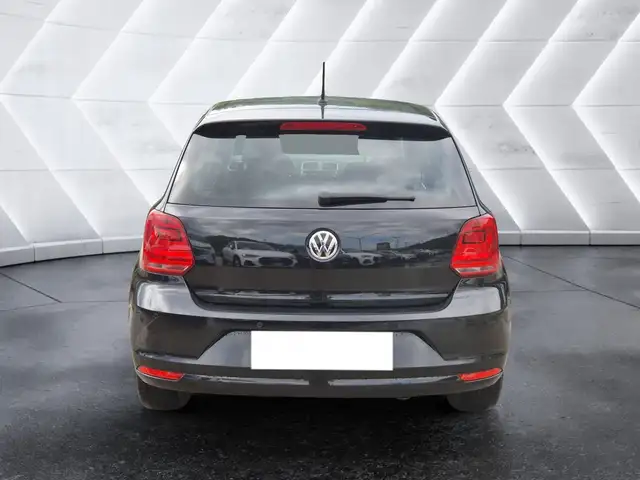 Volkswagen Polo view 3