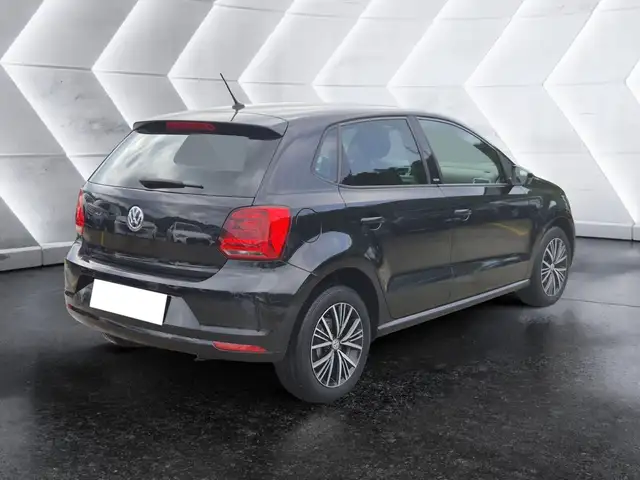 Volkswagen Polo view 4