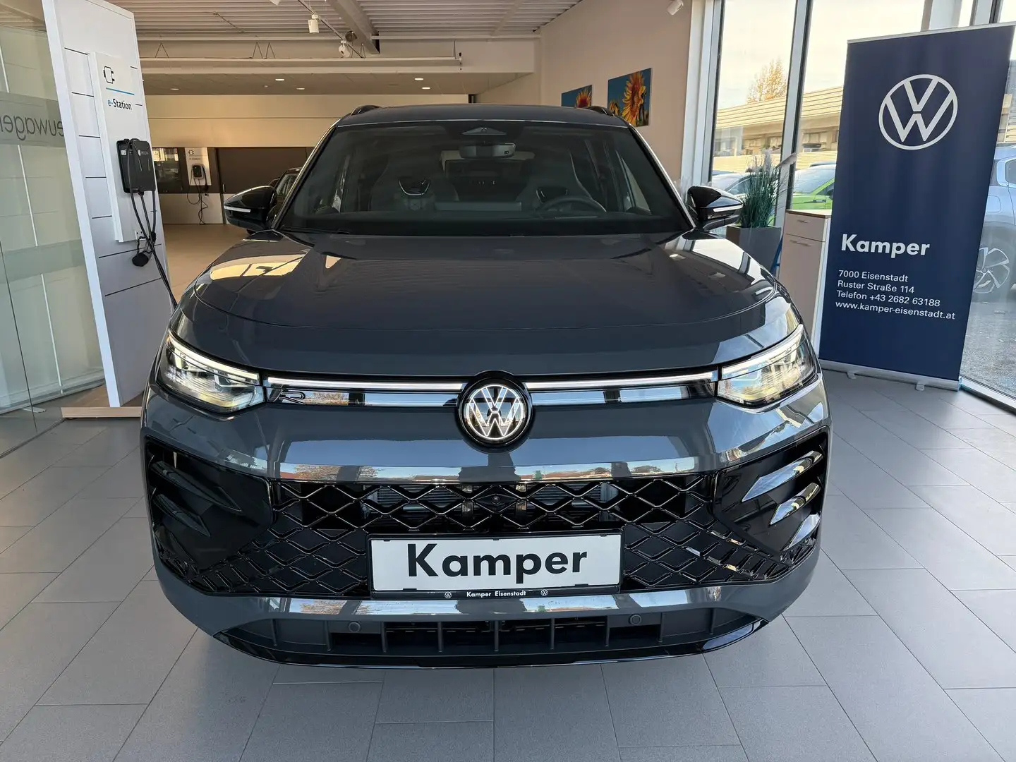 Volkswagen Tayron Sport eHybrid DSG 150kW Grau - 2