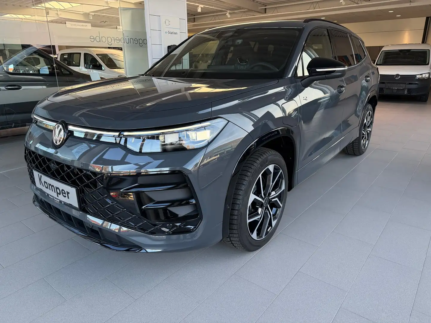 Volkswagen Tayron Sport eHybrid DSG 150kW Grau - 1