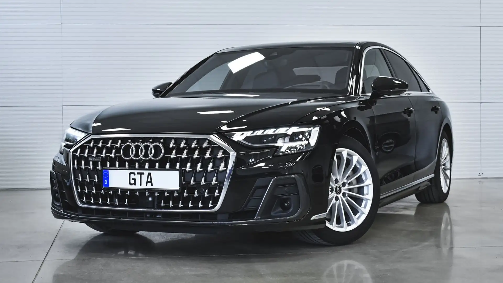Audi A8 55 TFSI Quattro Schwarz - 2