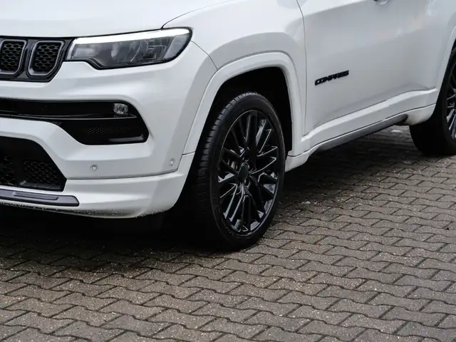 Jeep Compass view 3