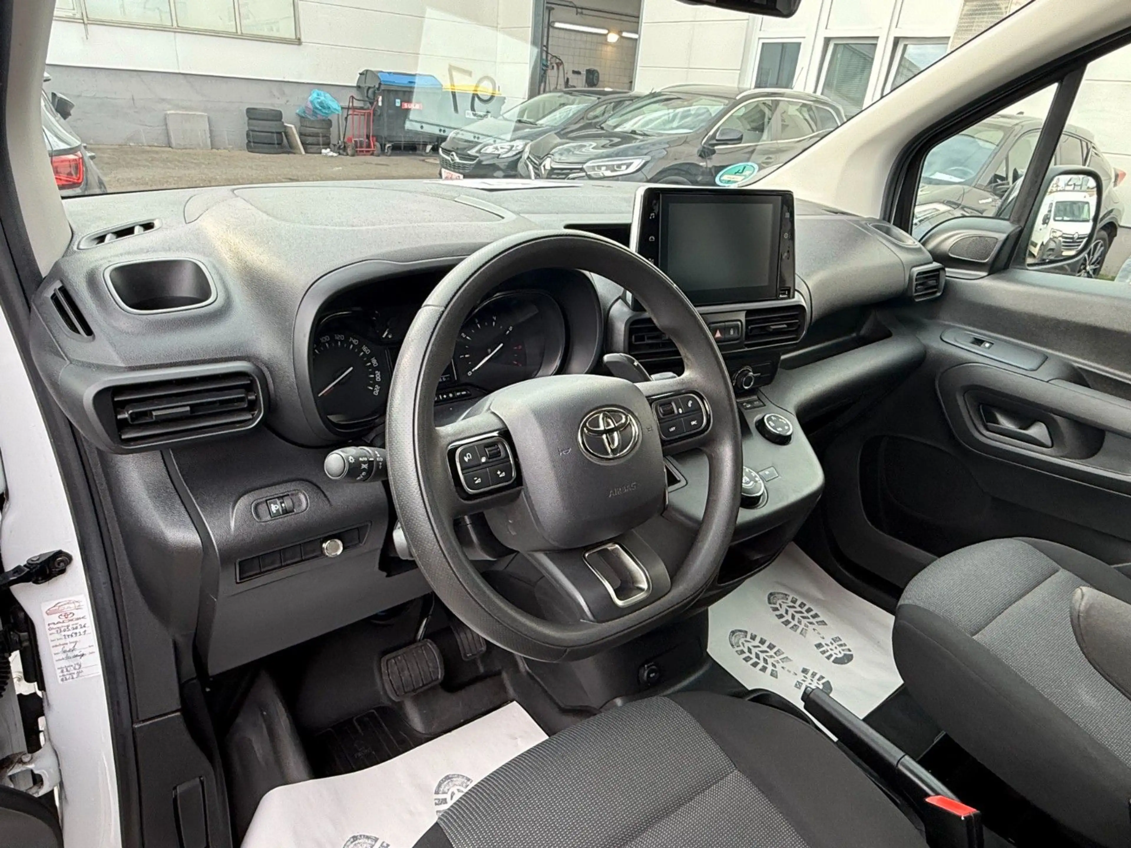 Toyota Proace L2 Doppelkabine 1.HAND/AUT/5 SITZER — photo 10