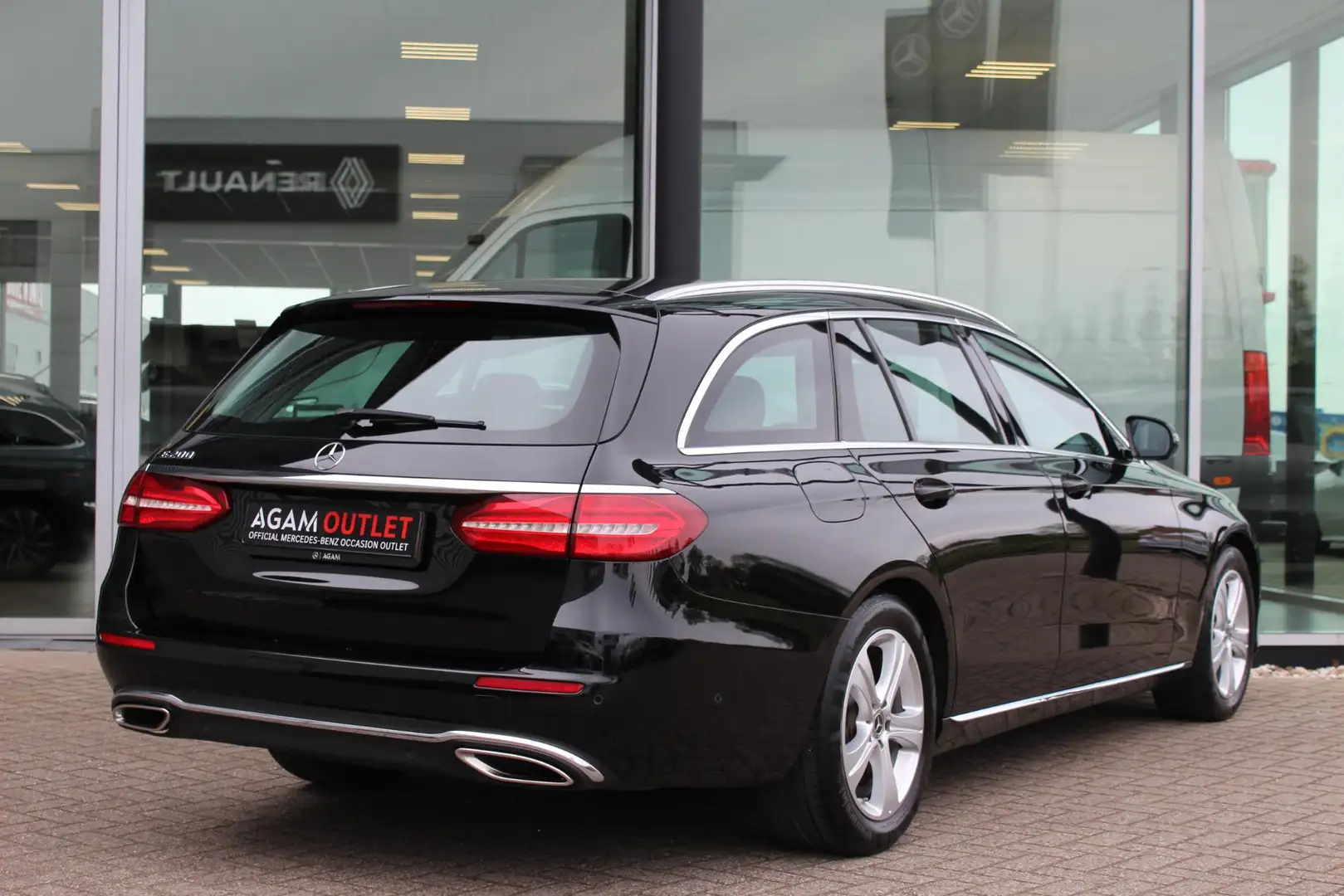 Mercedes-Benz E 200 Estate Premium Zwart - 2