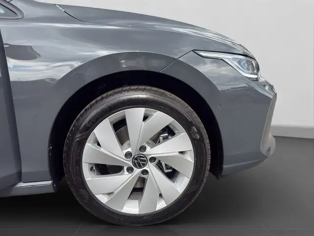 Volkswagen Golf view 7