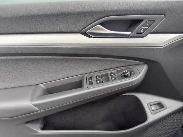 Volkswagen Golf view 8