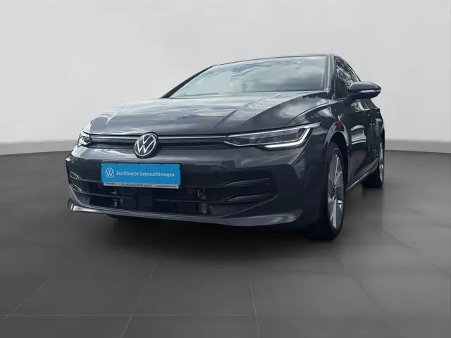 Volkswagen Golf view 2