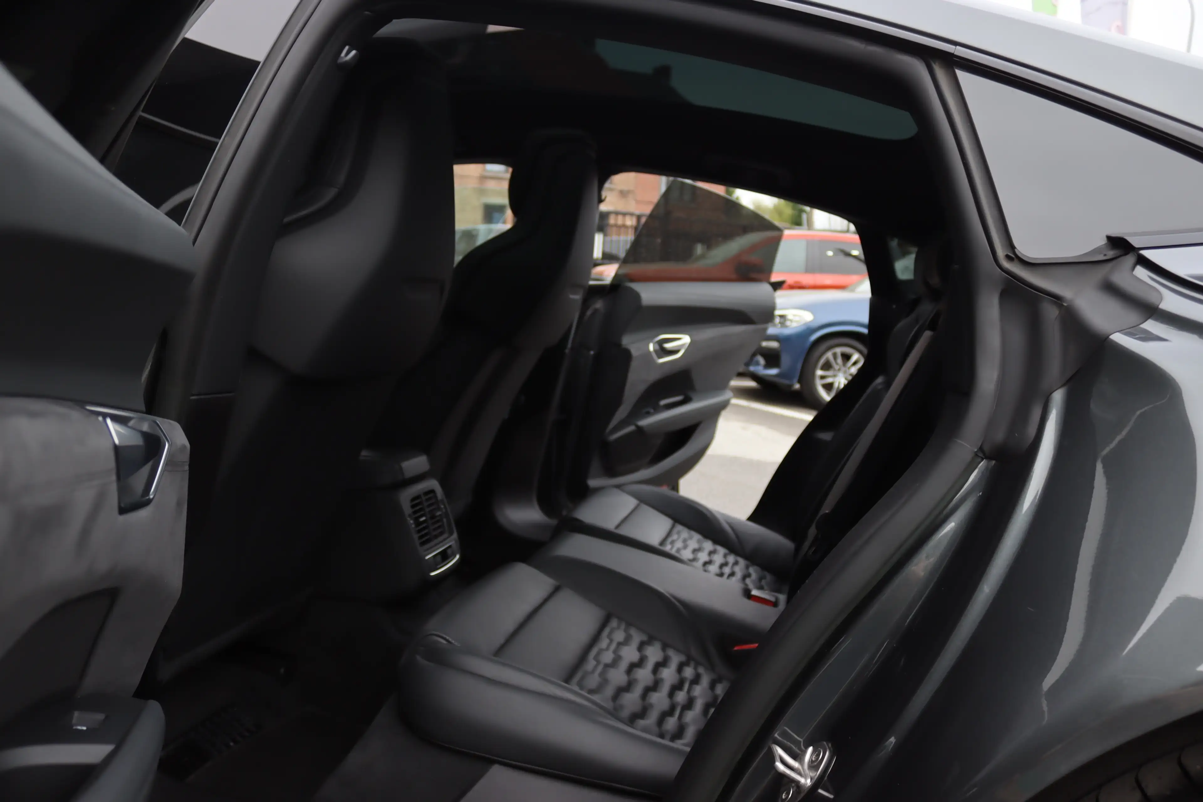 Audi e-tron GT E-Tron GT 93.4 kWh 60 QUATTRO S-LINE INT&EXT SHADOW-LINE FULL OPTIONS — photo 8