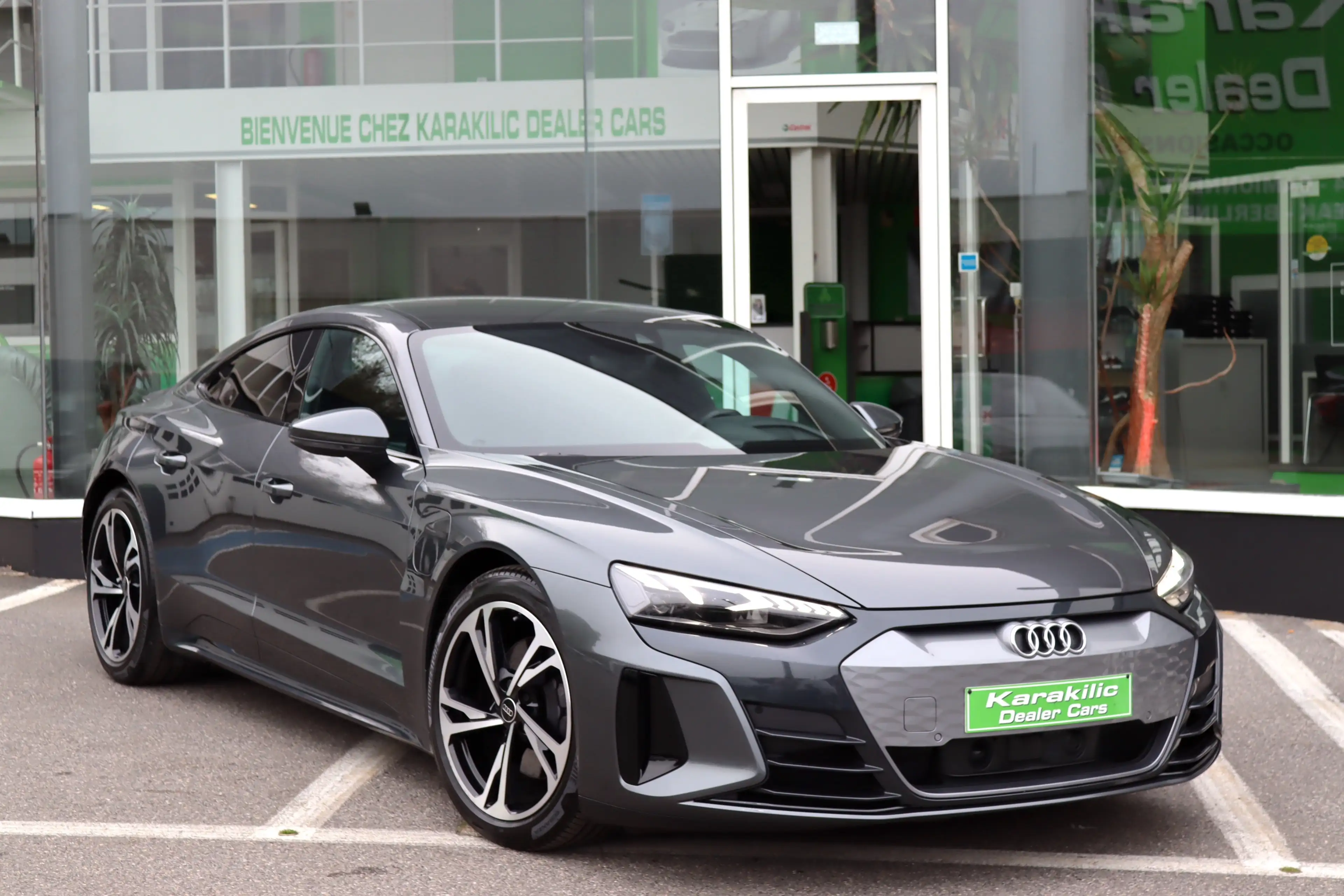 Audi e-tron GT E-Tron GT 93.4 kWh 60 QUATTRO S-LINE INT&EXT SHADOW-LINE FULL OPTIONS