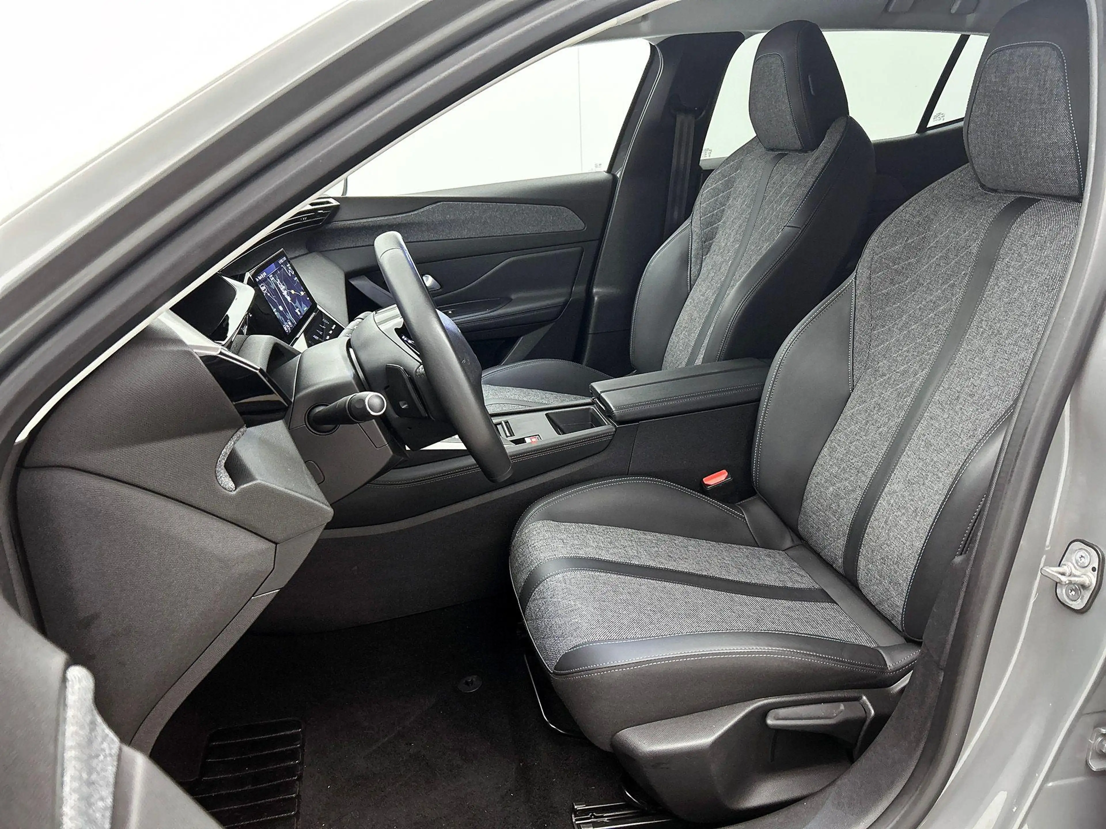 Peugeot 408 1.2 130PK Allure — photo 7