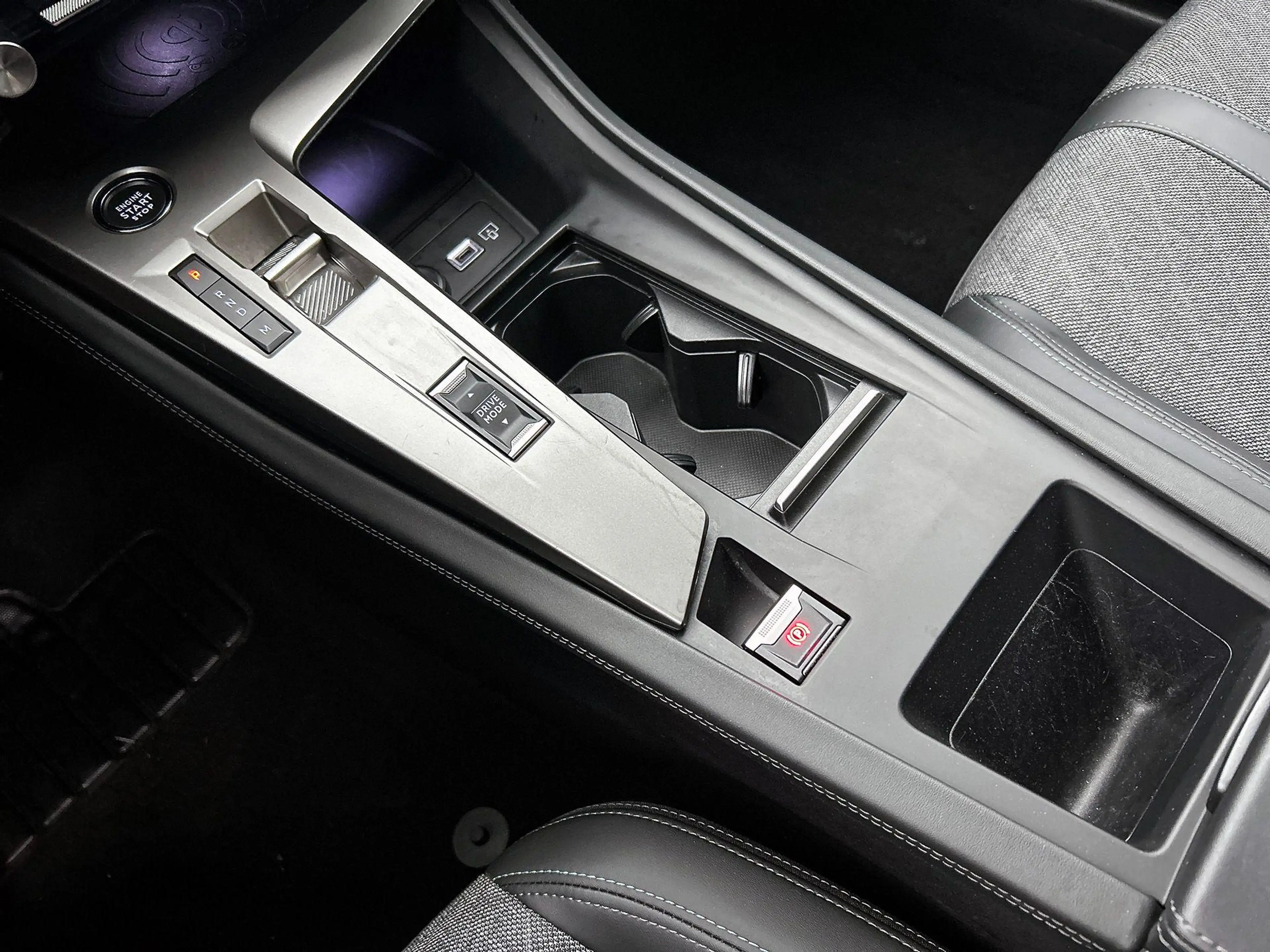 Peugeot 408 1.2 130PK Allure — photo 36
