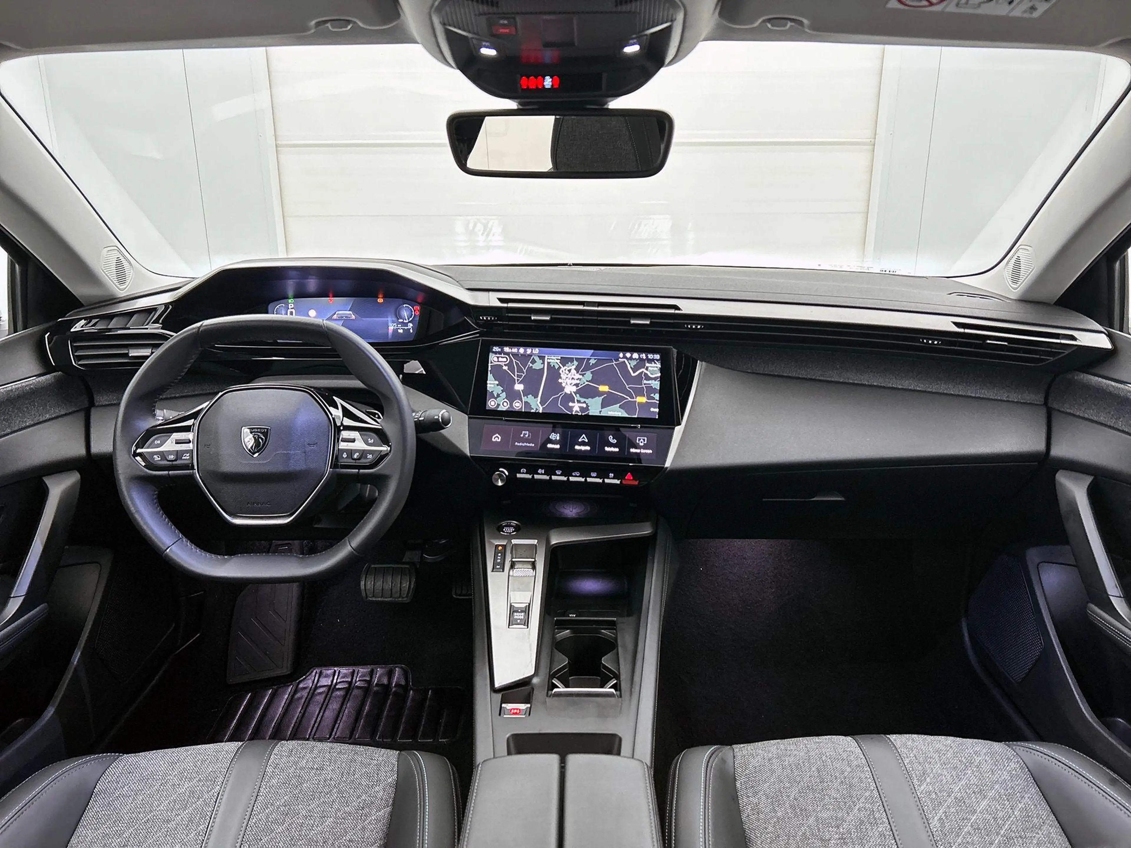 Peugeot 408 1.2 130PK Allure — photo 27