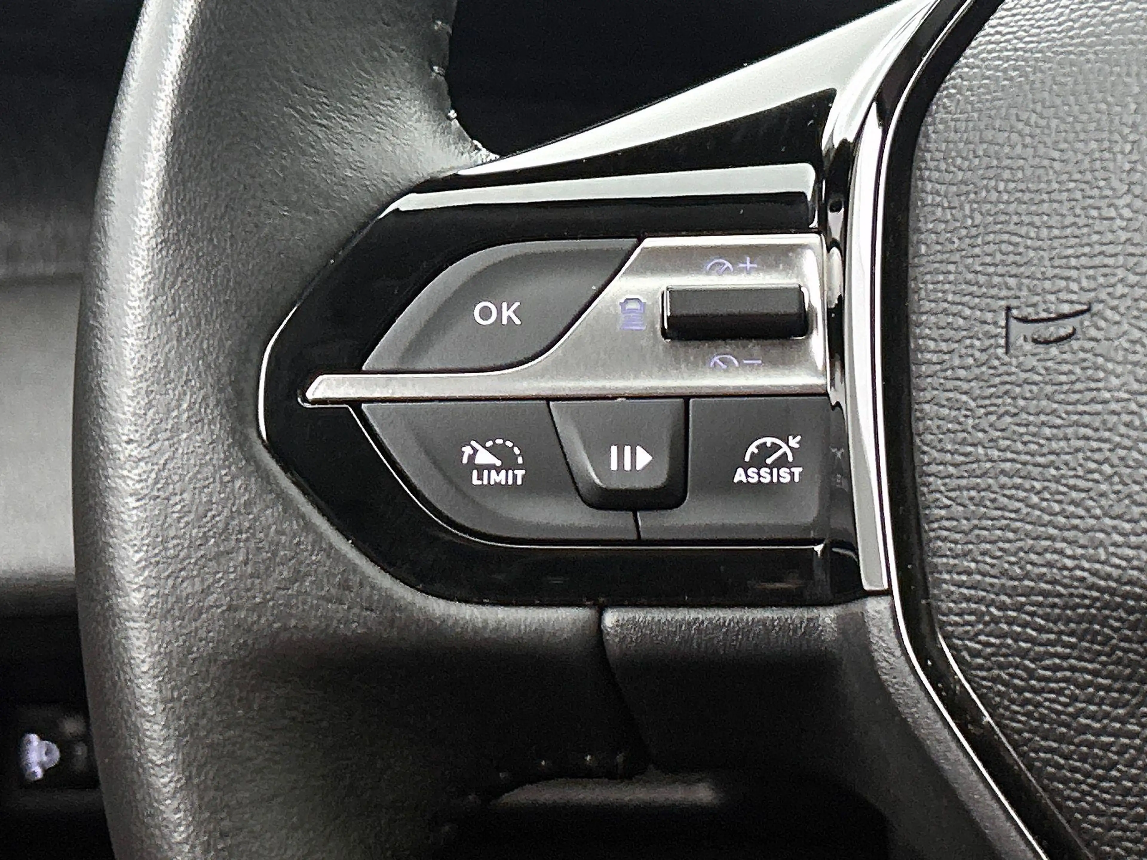 Peugeot 408 1.2 130PK Allure — photo 12