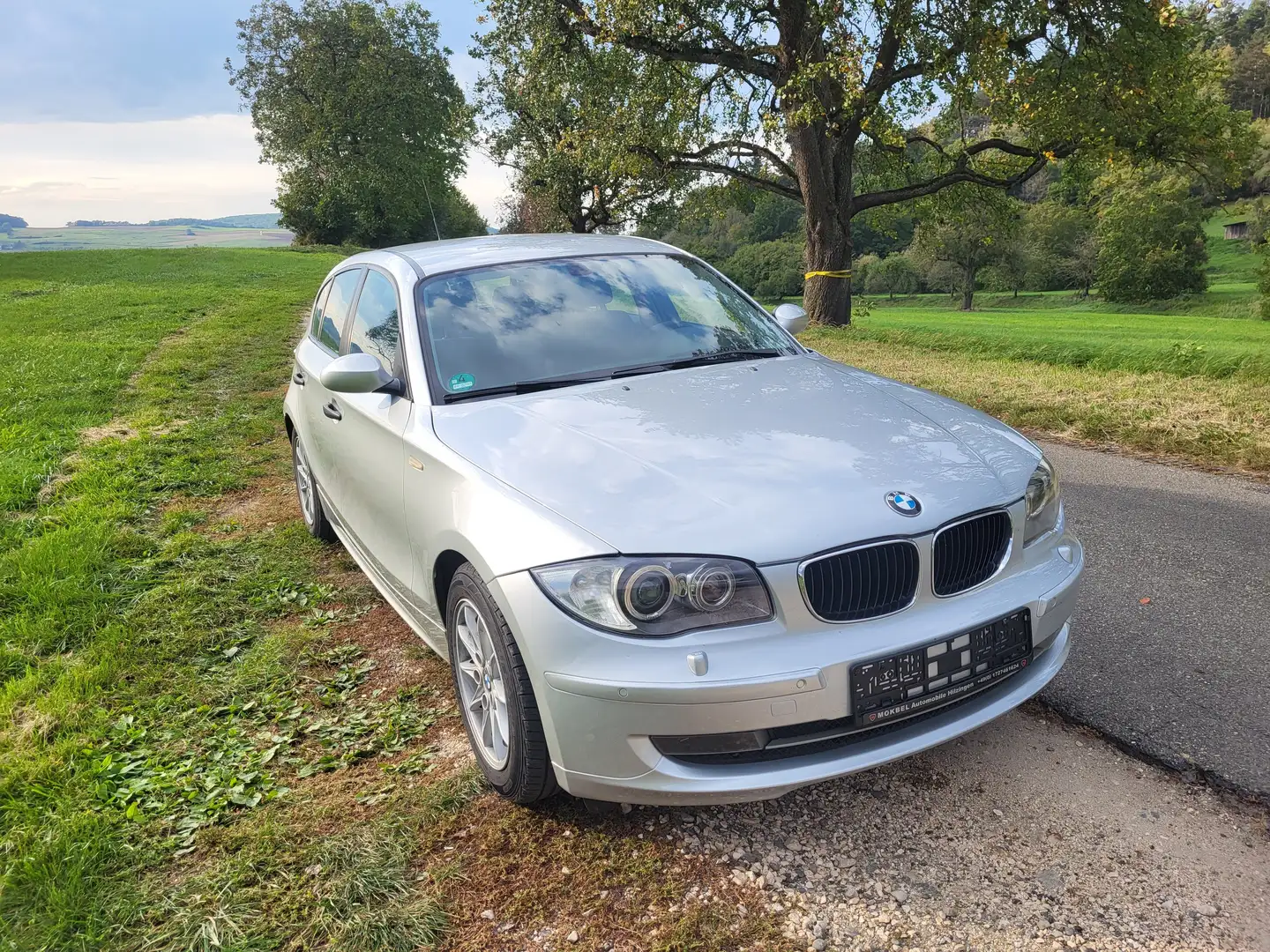 BMW 118 i Automatik  BI-Xenon PDC ALU  E87 LCI Grau - 2