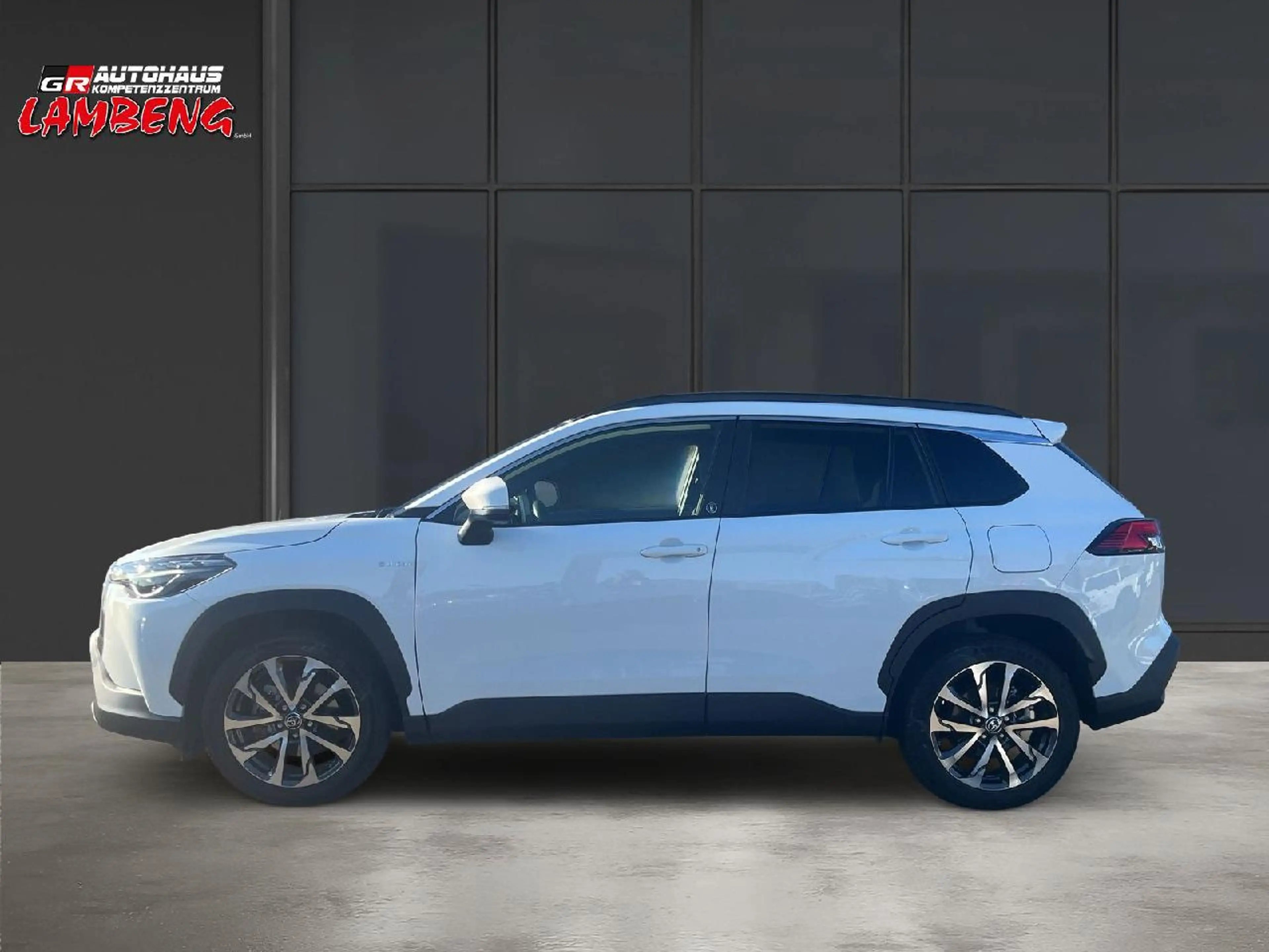 Toyota Corolla Cross 2.0 Hybrid FWD Team D *SHZ*ALLWETTER*LED* — photo 3