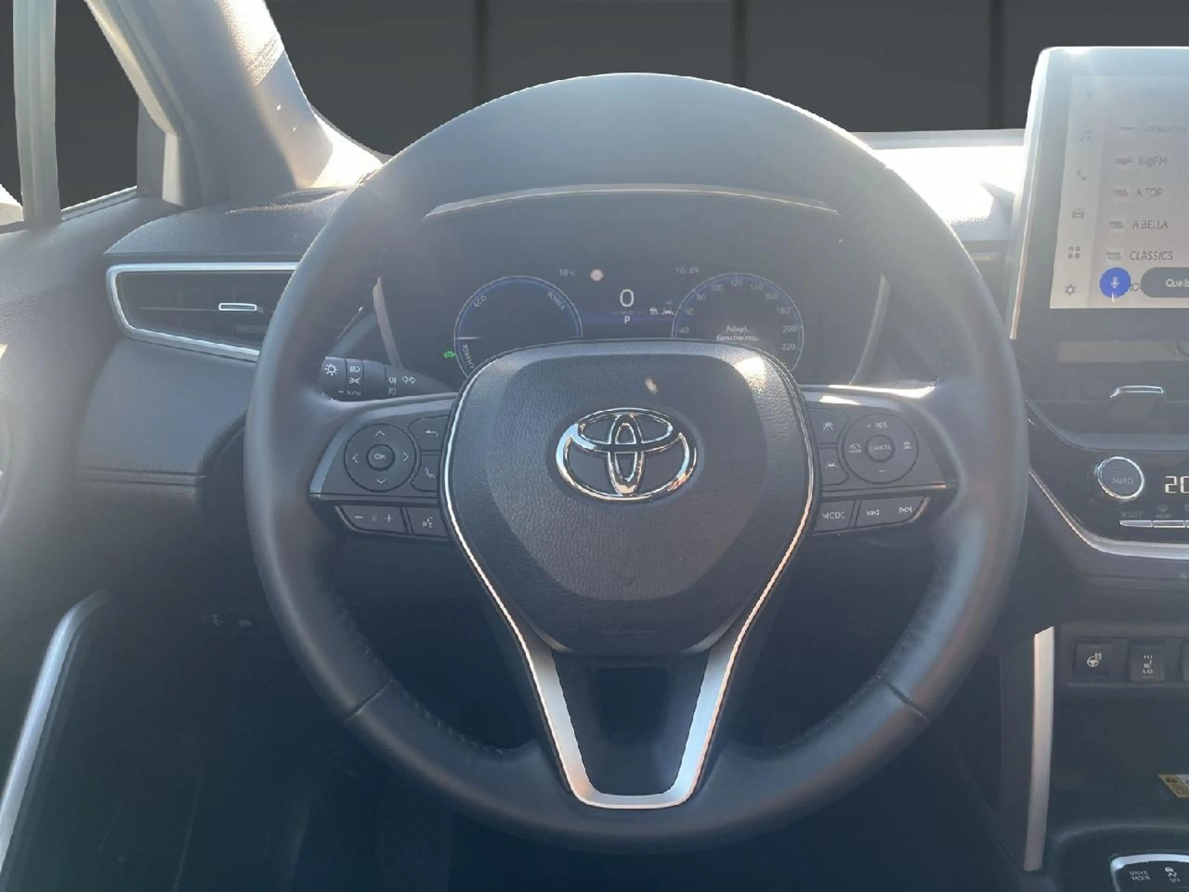 Toyota Corolla Cross 2.0 Hybrid FWD Team D *SHZ*ALLWETTER*LED* — photo 9