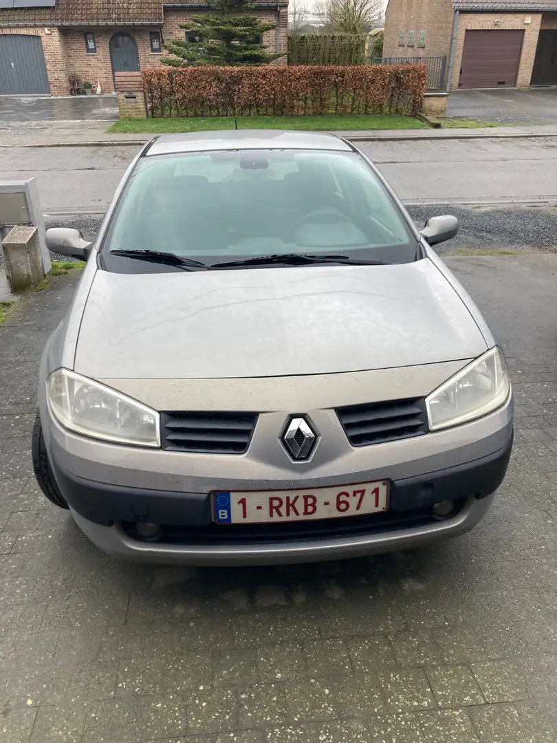 Renault Megane 1.5 dCi Authentique Confort Grijs - 1