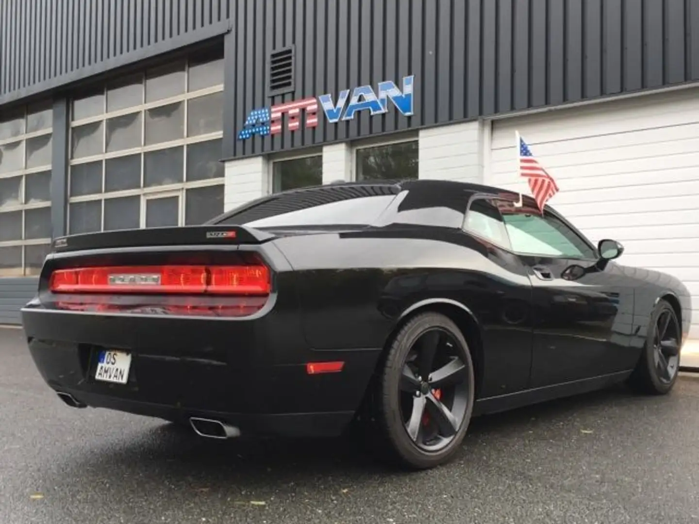 Dodge Challenger 6.1 SRT-8 Neuwagenimport EU Navi SD Schwarz - 2