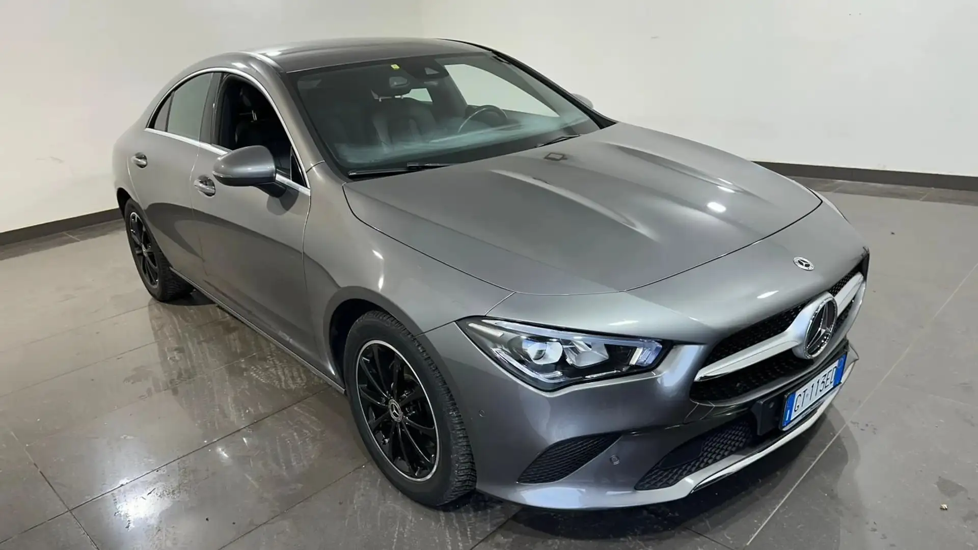 Mercedes-Benz CLA 180 CLA 180d Progressive auto Grau - 1