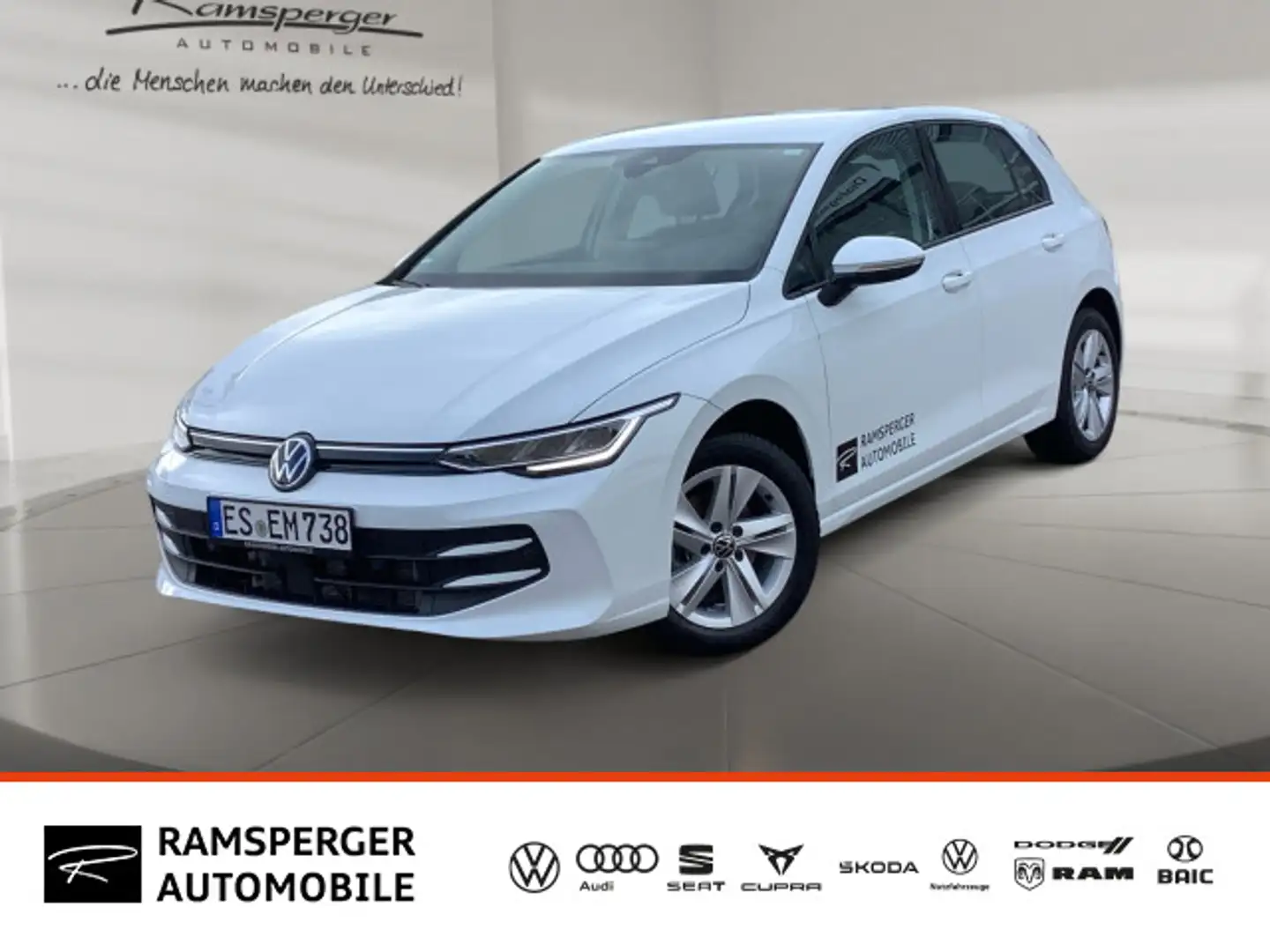 Volkswagen Golf VIII 1.5 TSI Life ACC LED APP SHZ Kamera PD Weiß - 1
