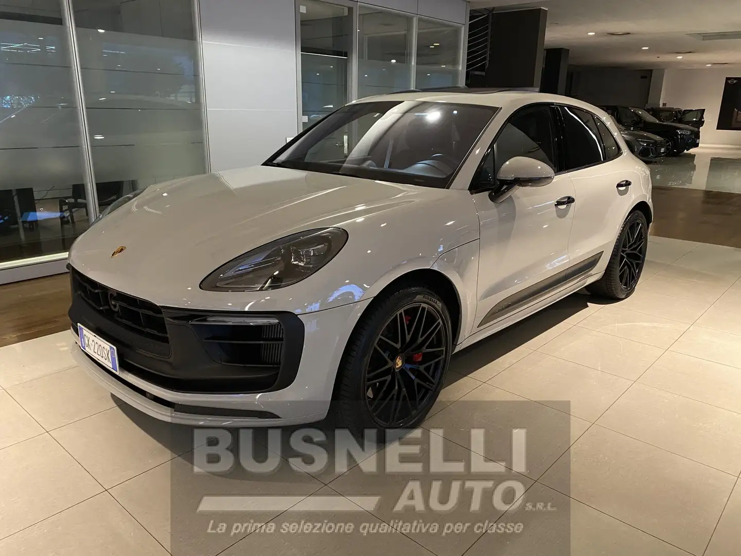 Porsche Macan GTS 440CV PDK, TETTO APRIBILE, GANCIO DI TRAINO Gris - 1