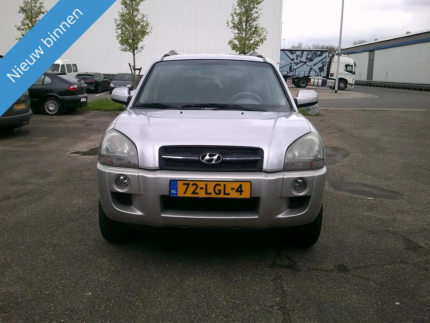 Hyundai TUCSON TUCSON; 2.0I 2WD MET LEER AIRCO Grijs - 1