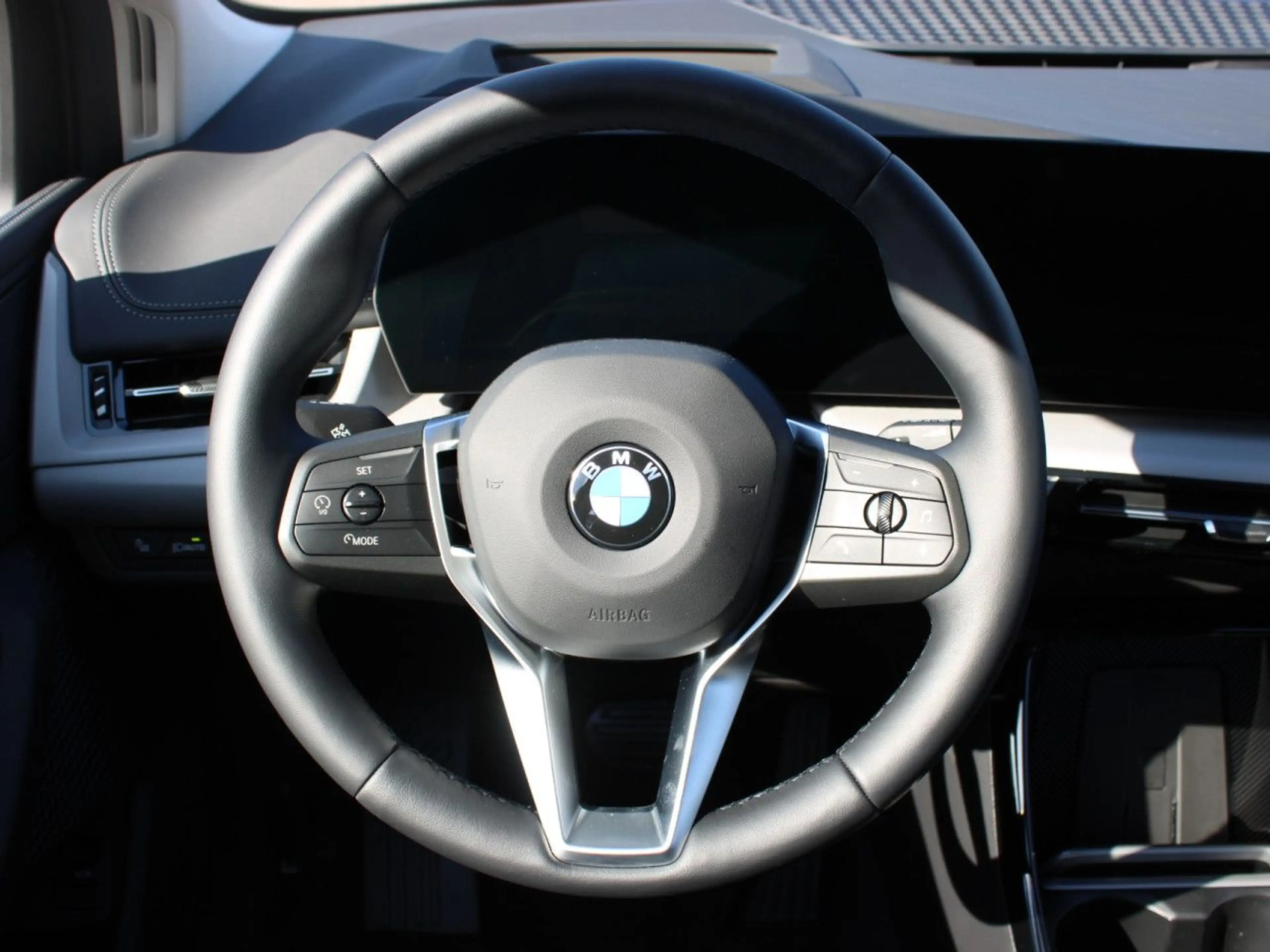 BMW 218 i AT. HUD ACC SuView Ad-LED Komfz.DAB AHK Navi — photo 12