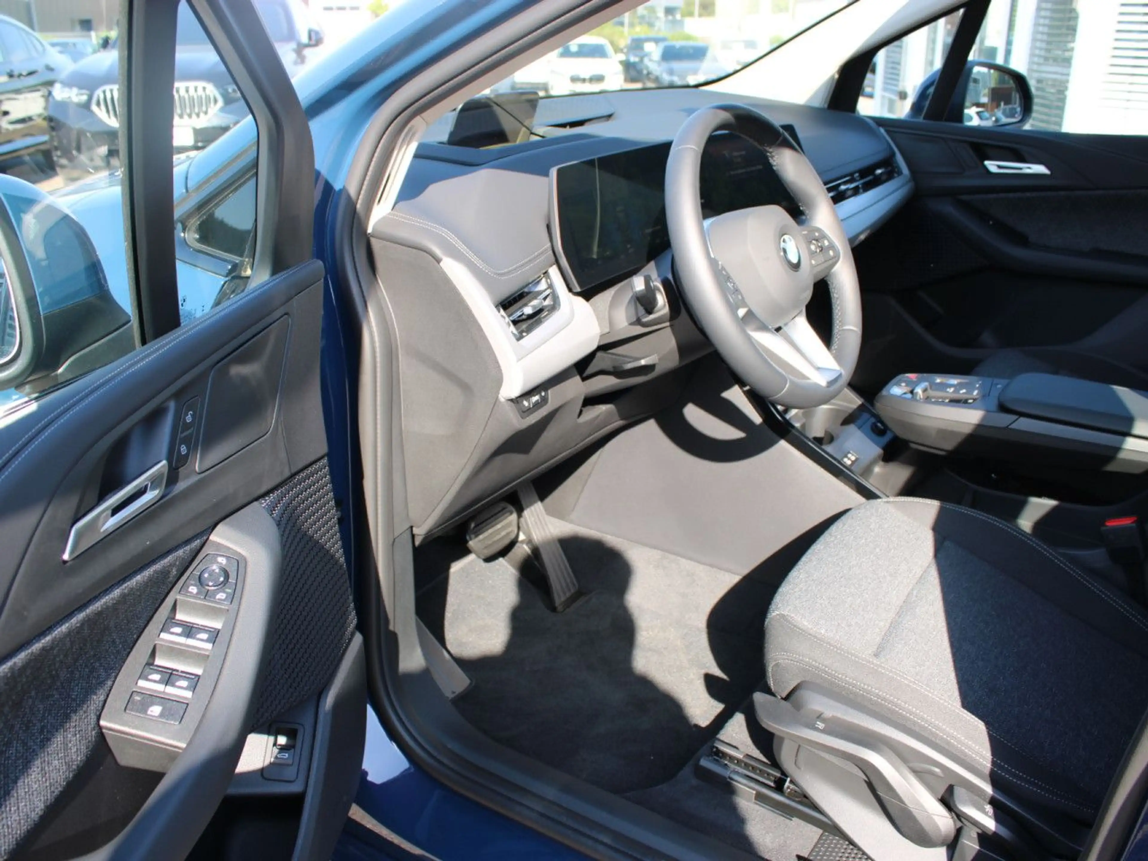 BMW 218 i AT. HUD ACC SuView Ad-LED Komfz.DAB AHK Navi — photo 9