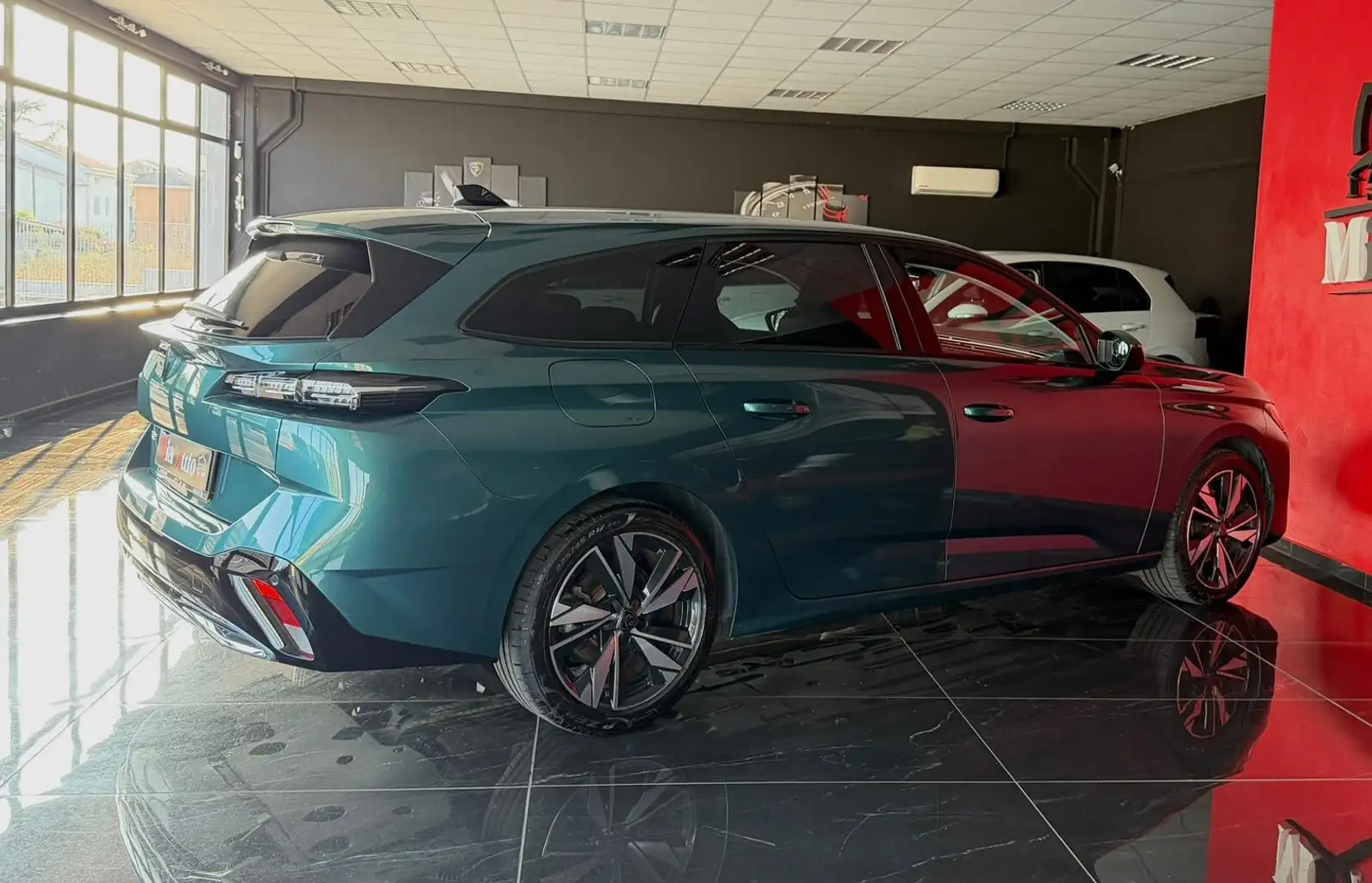 Peugeot 308 308 BlueHDi 130 S&S SW Allure Pack Vert - 2