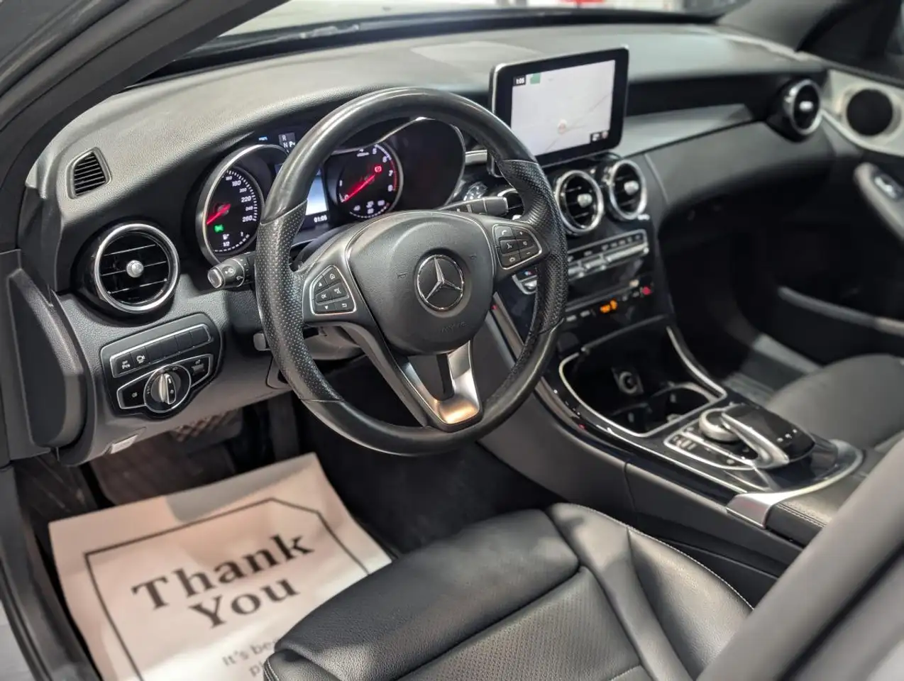 Mercedes-Benz C-Class снимка Mercedes-Benz C-Class