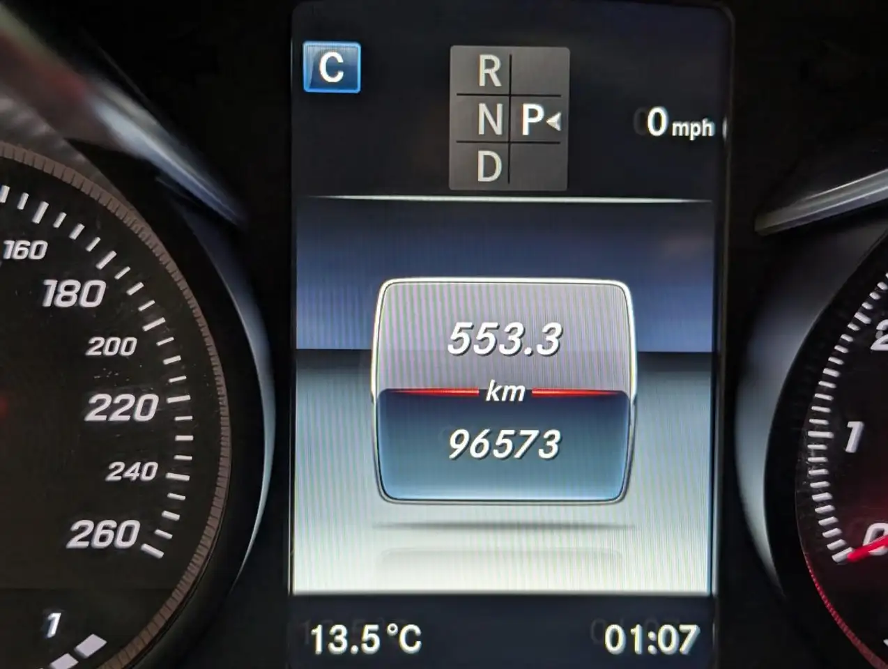 Mercedes-Benz C-Class снимка Mercedes-Benz C-Class