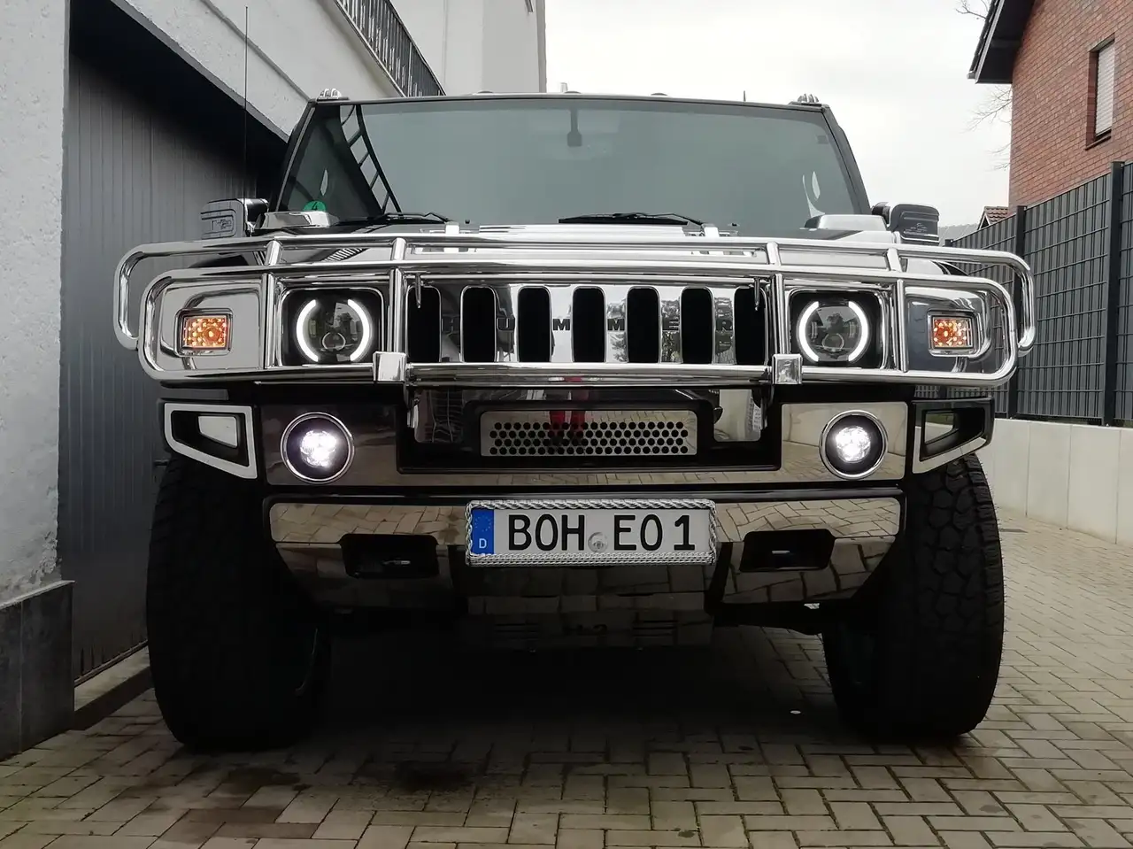 HUMMER H2