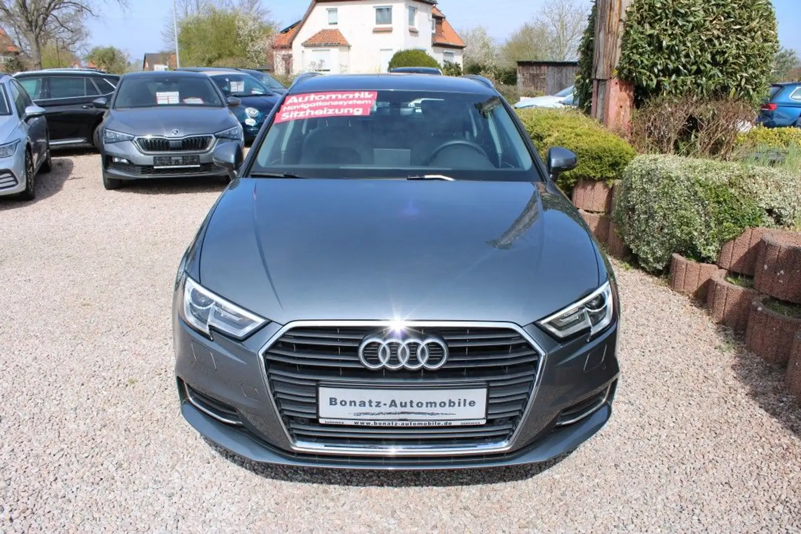 Audi A3 35 TFSI Sportback S-tronic design *Leder,Navi,SHZ* Grijs - 2