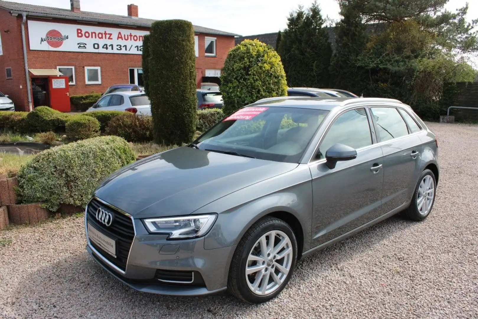 Audi A3 35 TFSI Sportback S-tronic design *Leder,Navi,SHZ* Grijs - 1