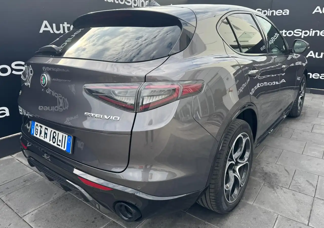 Alfa Romeo Stelvio 2025